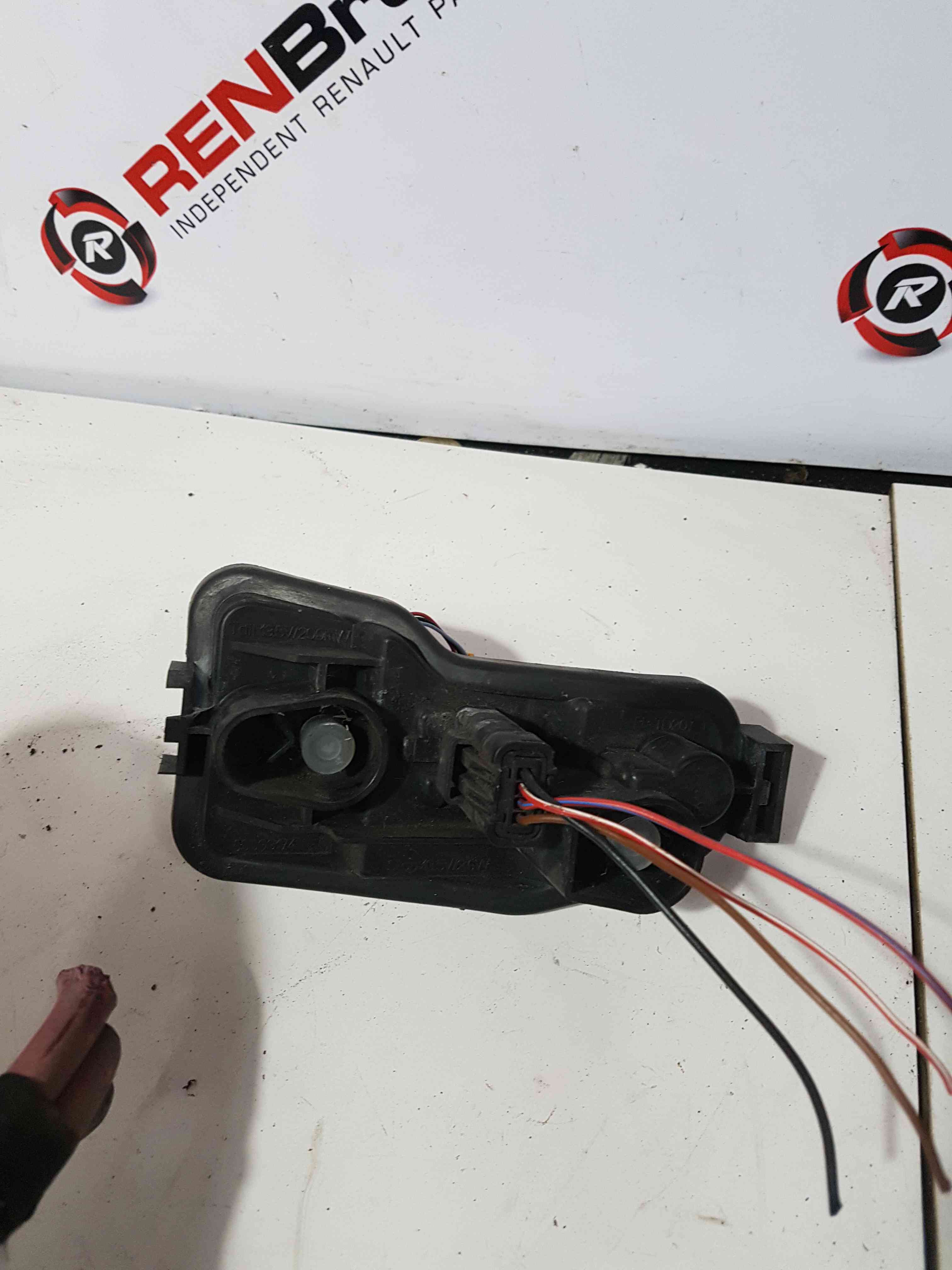 Thumb 4 Nissan Qashqai 2006-2013 Passenger NSR Rear Bulb Holder