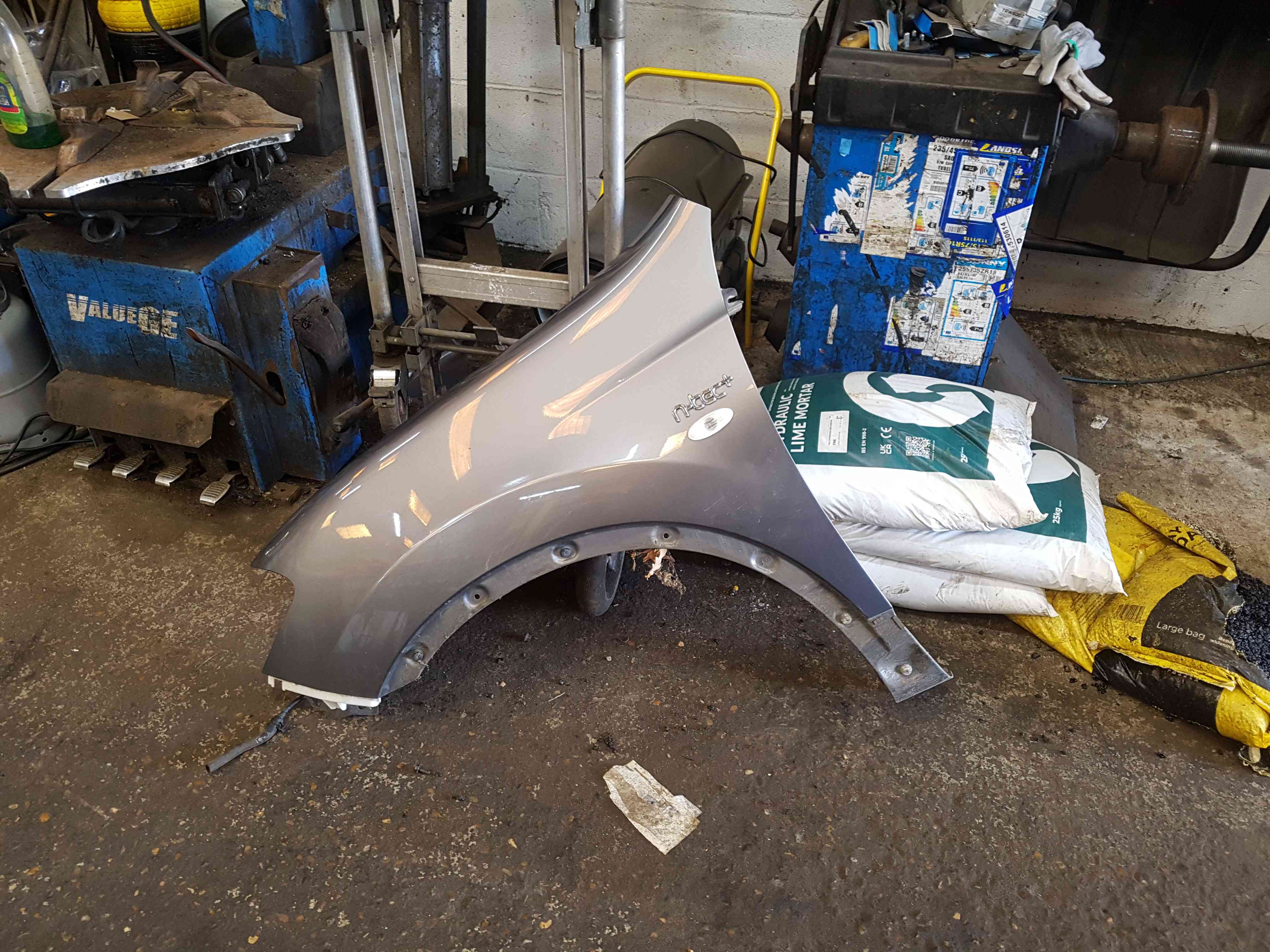 Thumb 3 Nissan Qashqai 2006-2013 Passenger Ns Wing KAD Grey