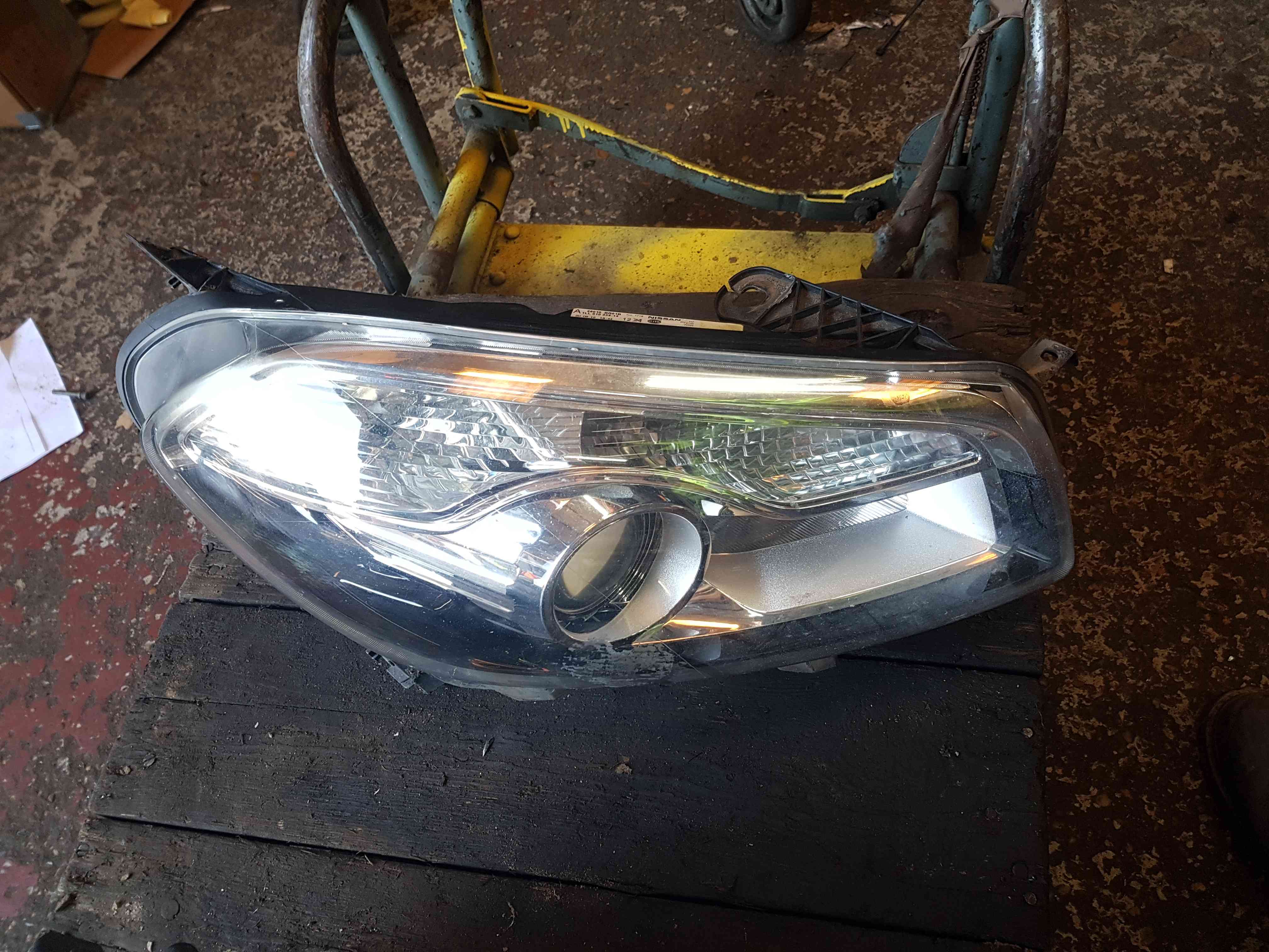 Thumb 6 Nissan Qashqai 2010-2013 OSF Front Driver Headlight 26010Br01b