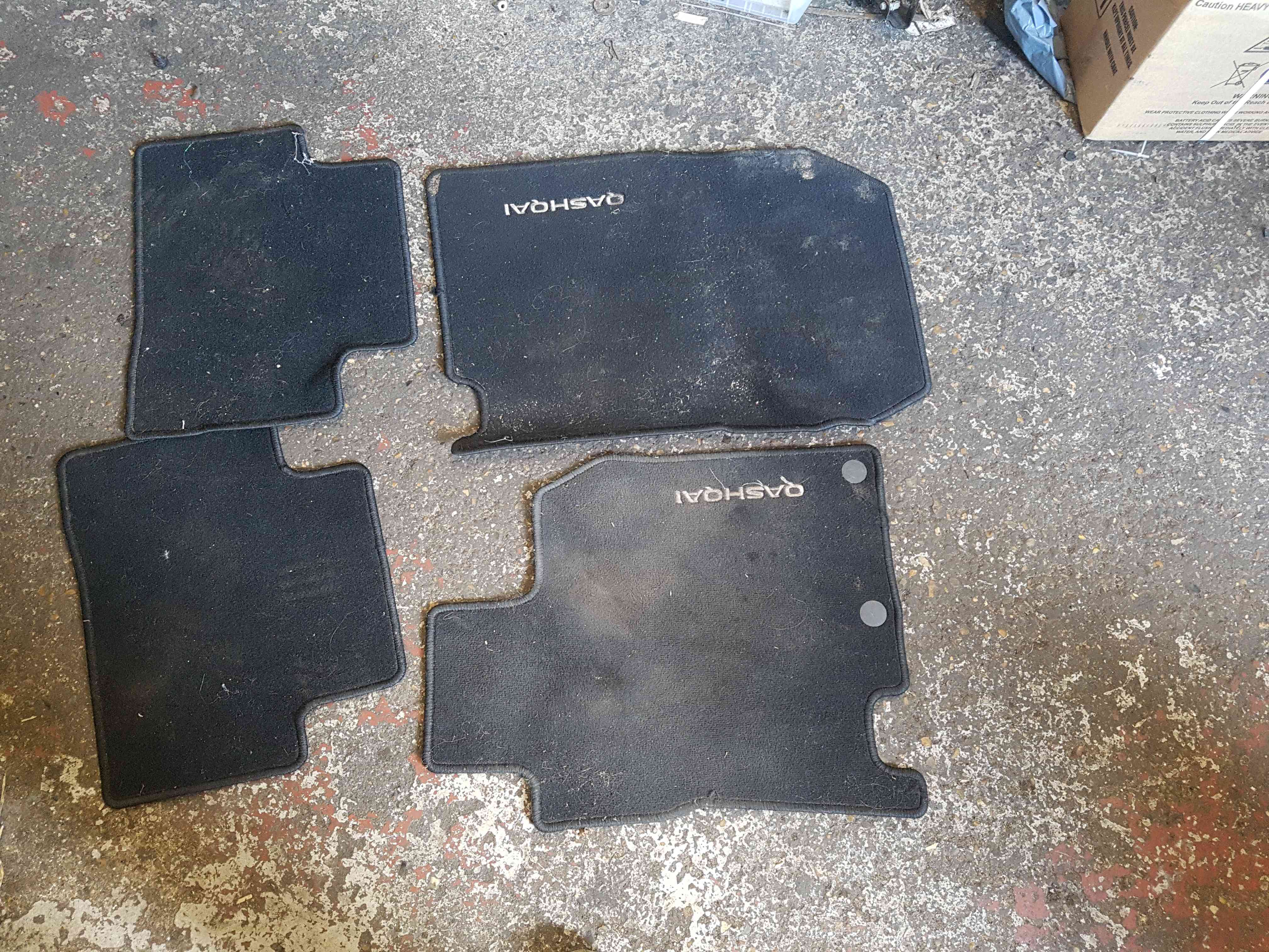 Thumb 2 Nissan Qashqai 2013-2017 Floor Mats 