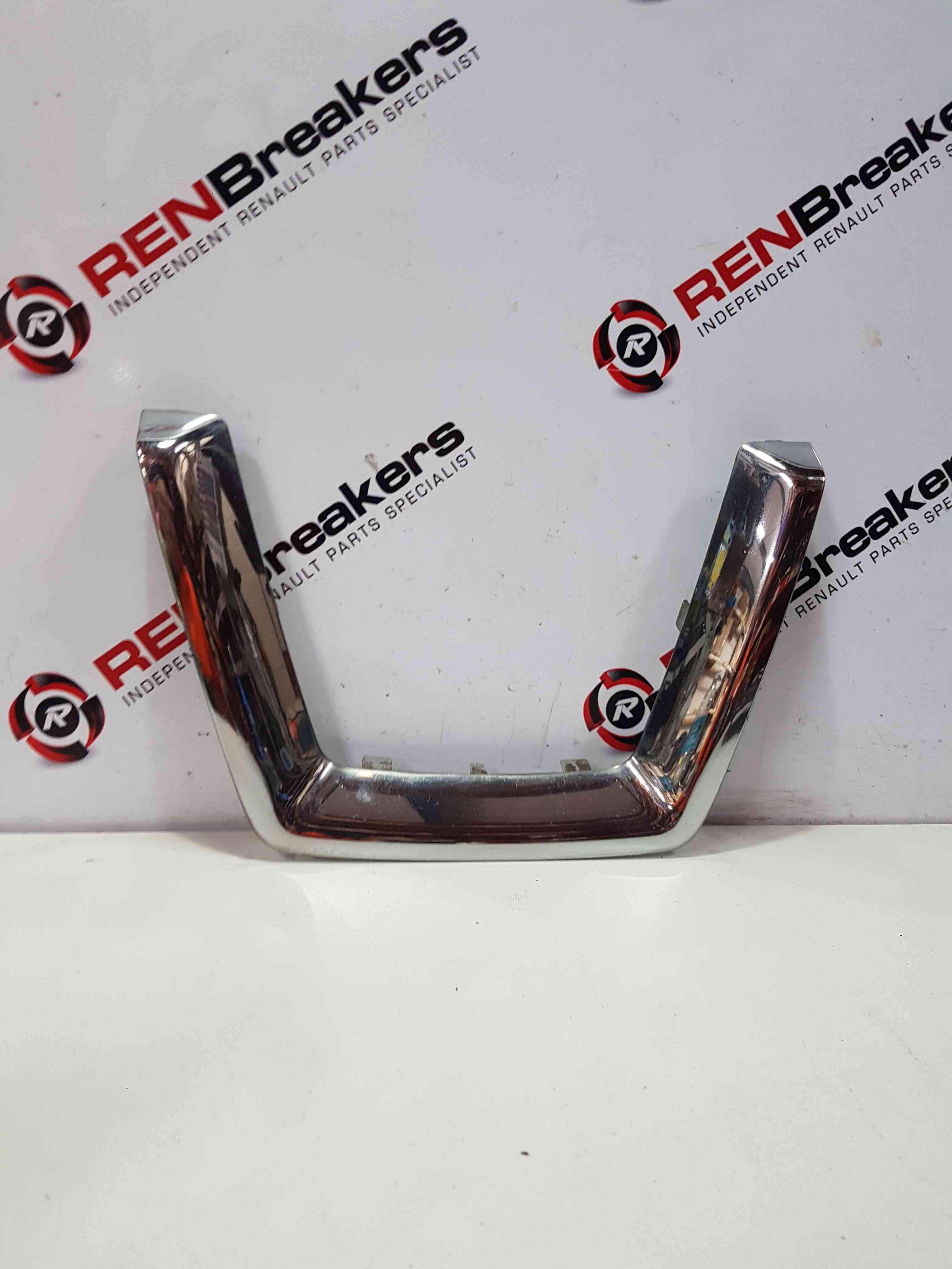 Thumb 5 Nissan Qashqai 2013-2017 Front Badge Embelm Surround Trim 82382Jd00a