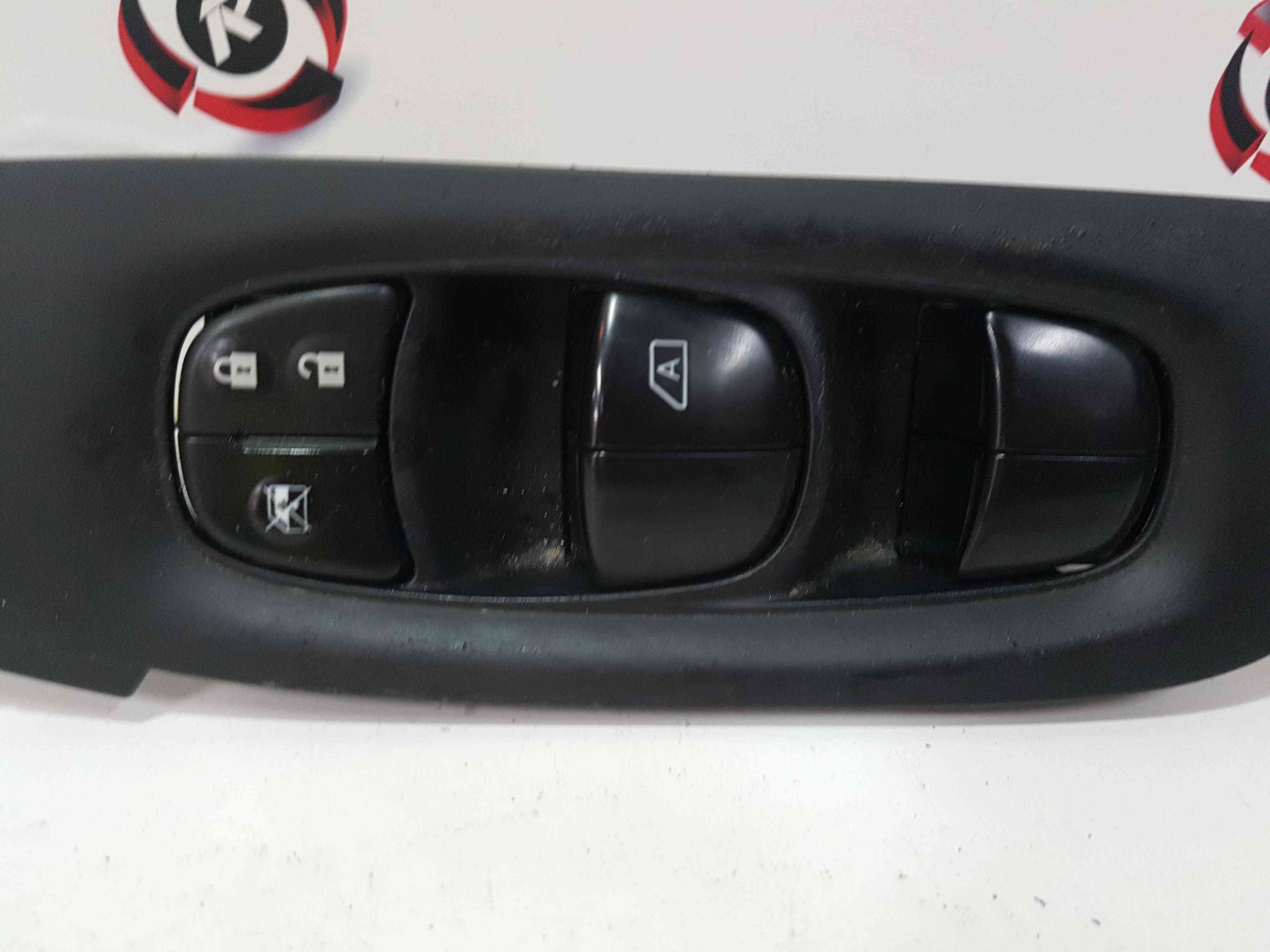 Thumb 3 Nissan Qashqai 2013-2017 OSF Drivers Window Switch 