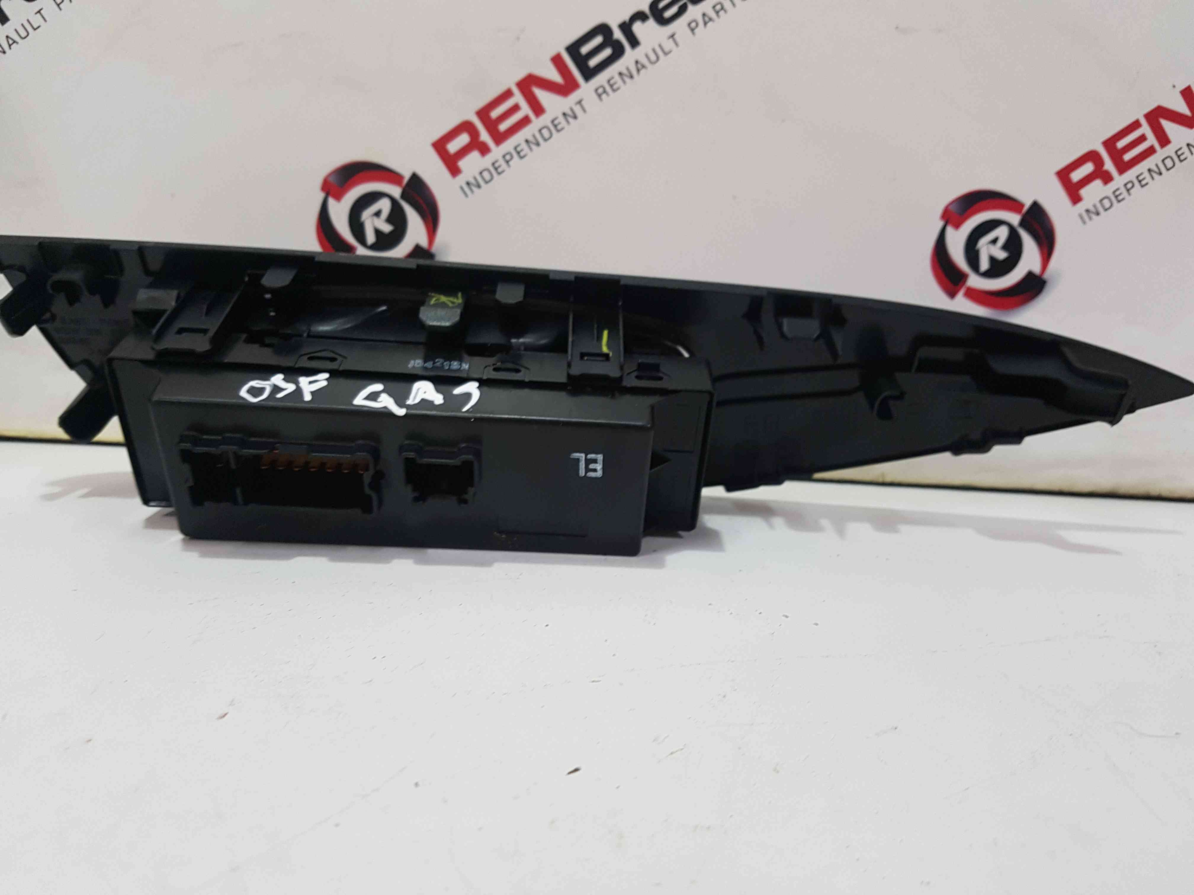 Thumb 4 Nissan Qashqai 2013-2017 OSF Drivers Window Switch 