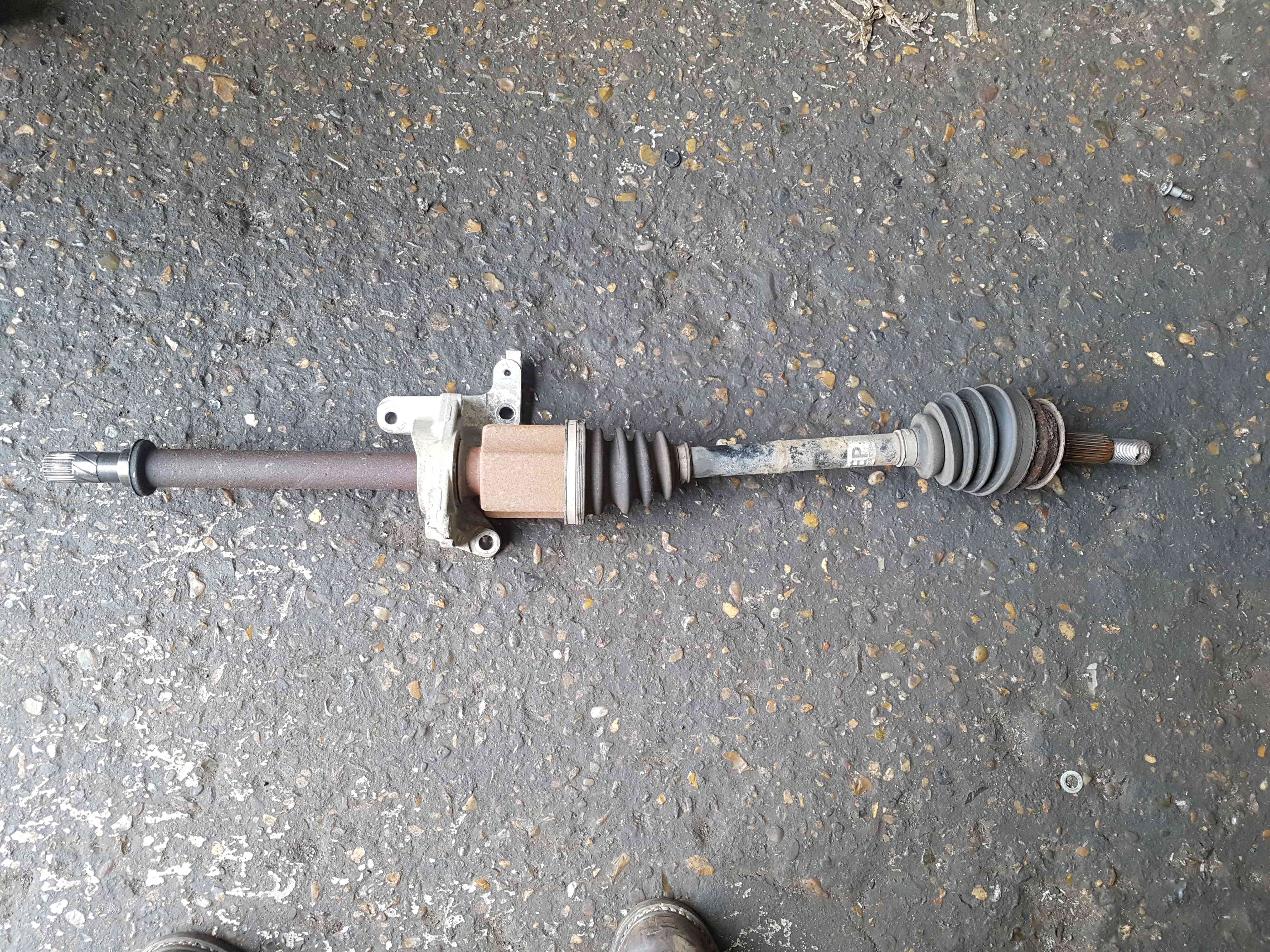 Nissan Qashqai 2013-2021 1.2 16V TCE Drivers OSF Front Driveshaft Manual