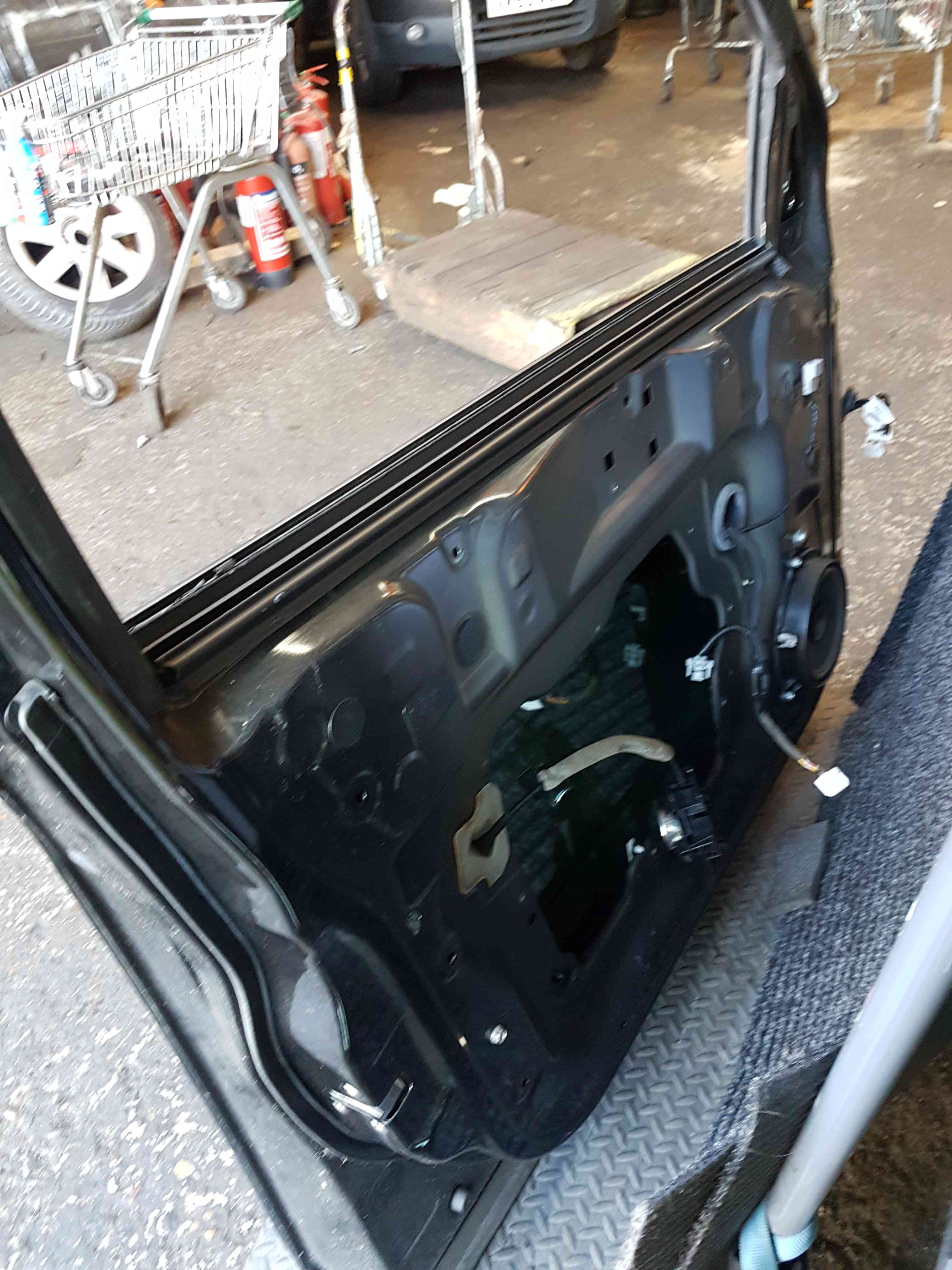 Thumb 8 Nissan Qashqai J10 2006-2013 Passenger NSF Front Door Black Z11