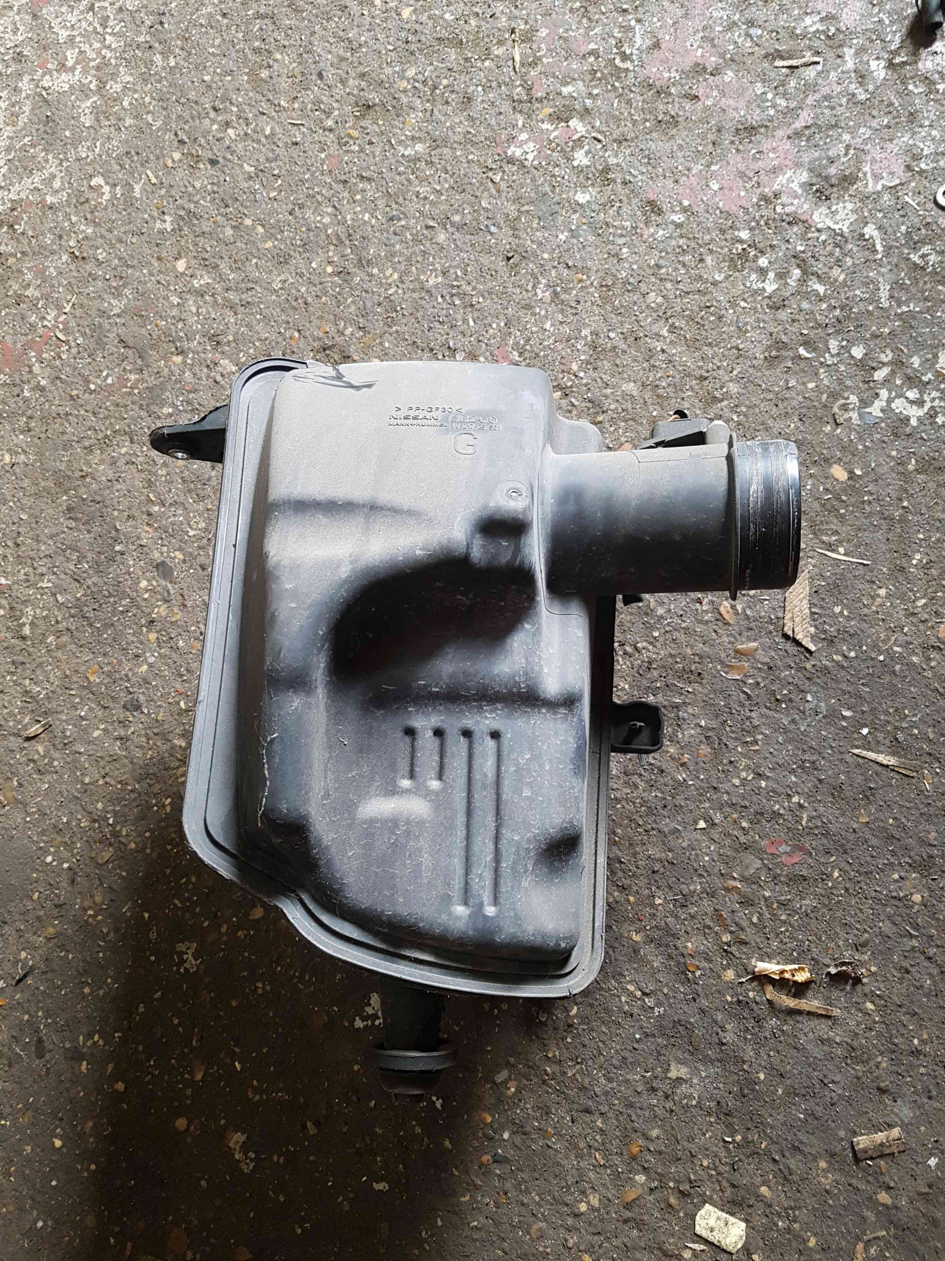 Thumb 2 Nissan Qashqai MK1 2006-2013 1.5 DCI Airbox  JD2001021725
