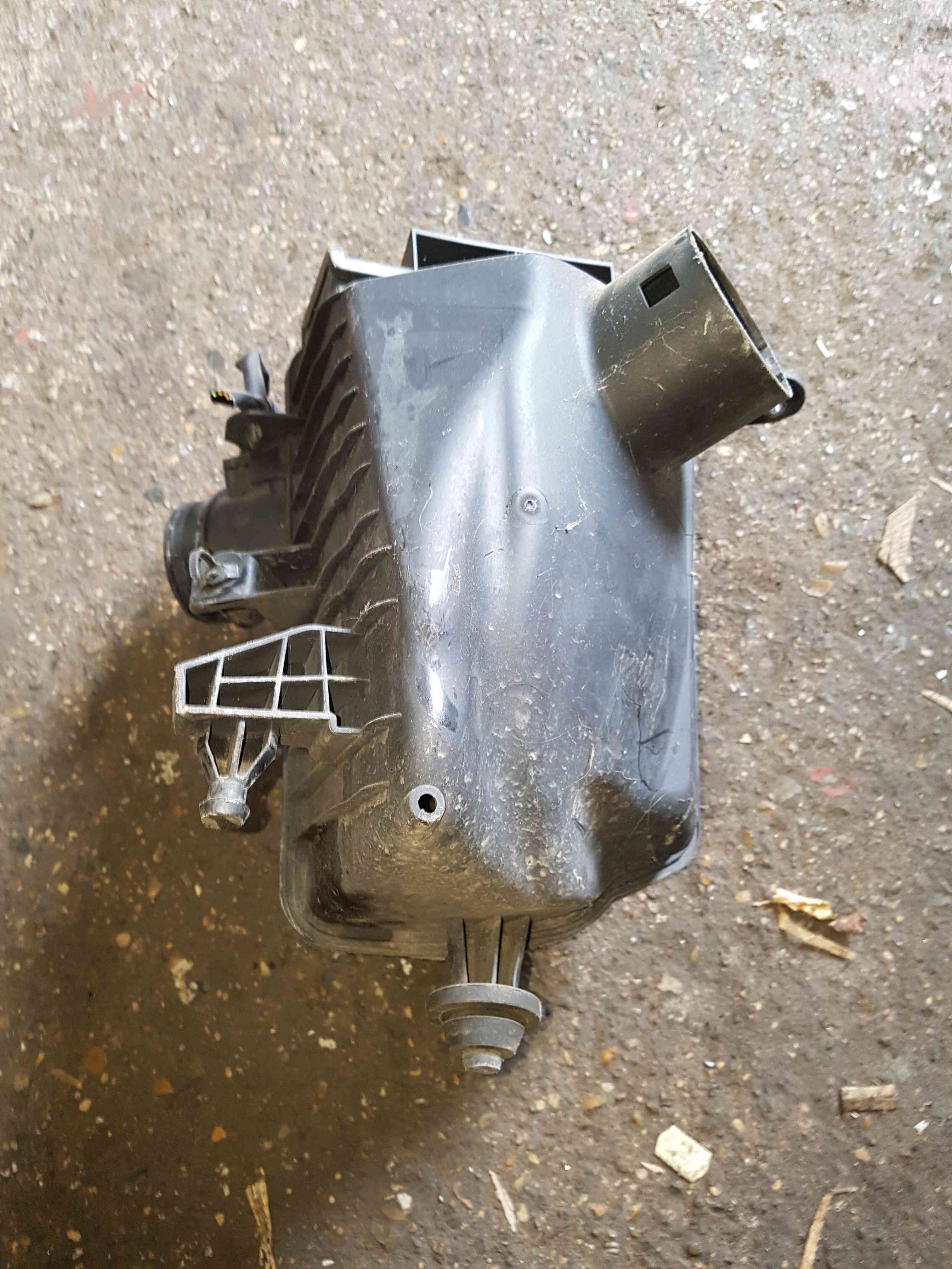 Thumb 5 Nissan Qashqai MK1 2006-2013 1.5 DCI Airbox  JD2001021725