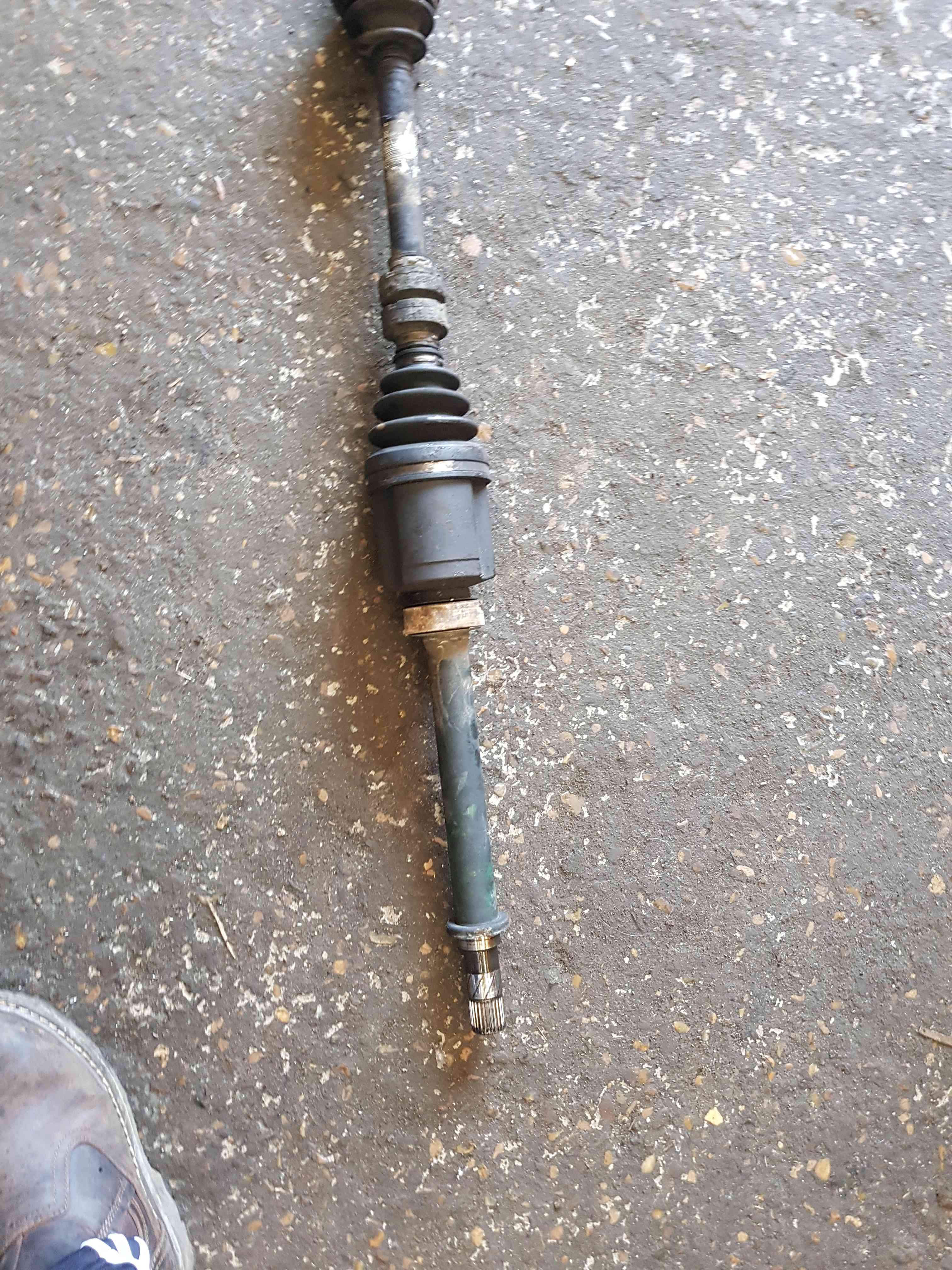 Thumb 2 Nissan Qashqai MK1 2006-2013 1.5 DCI Drivers OSF Front Driveshaft 39100BB32B