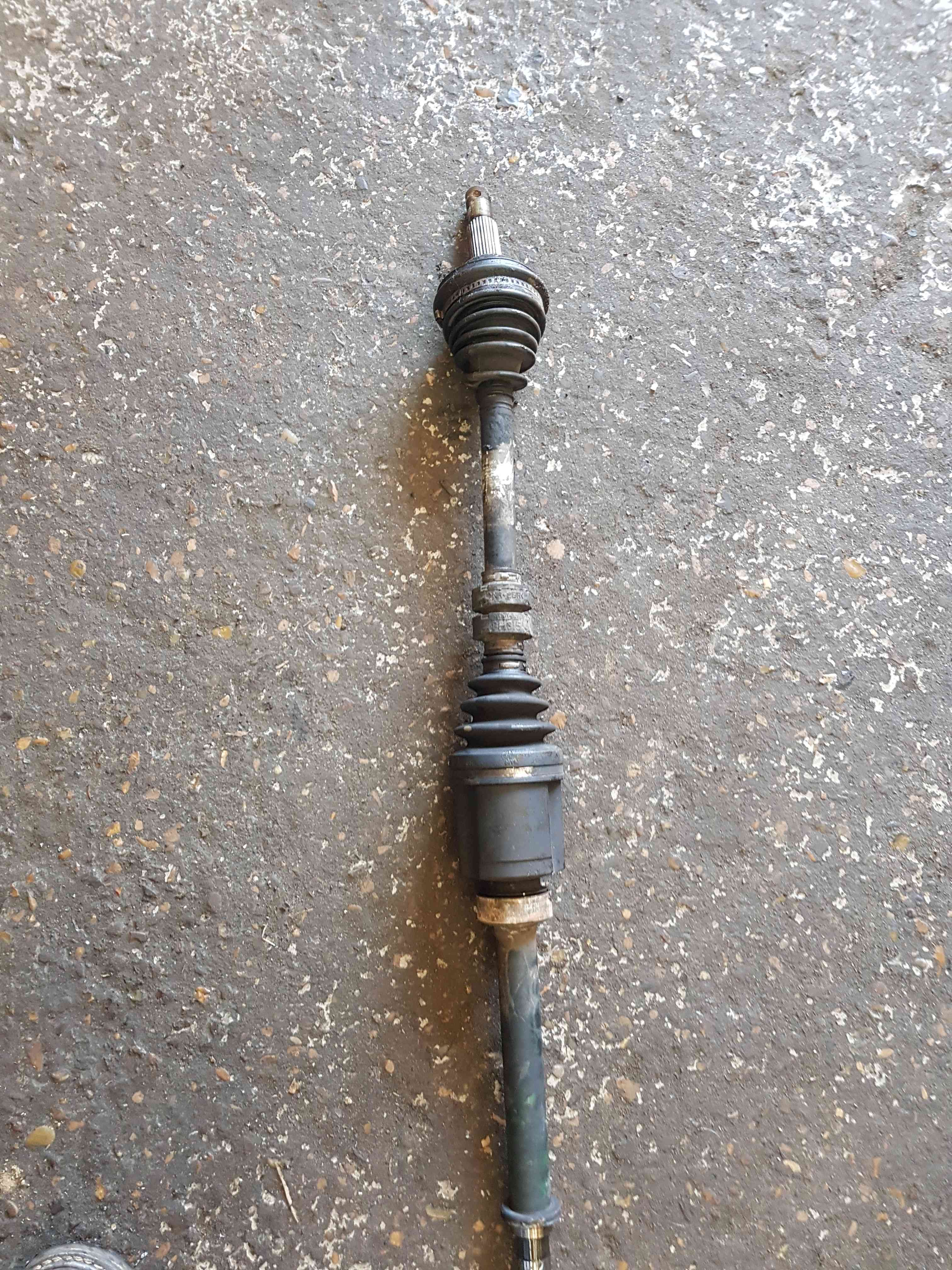 Thumb 3 Nissan Qashqai MK1 2006-2013 1.5 DCI Drivers OSF Front Driveshaft 39100BB32B