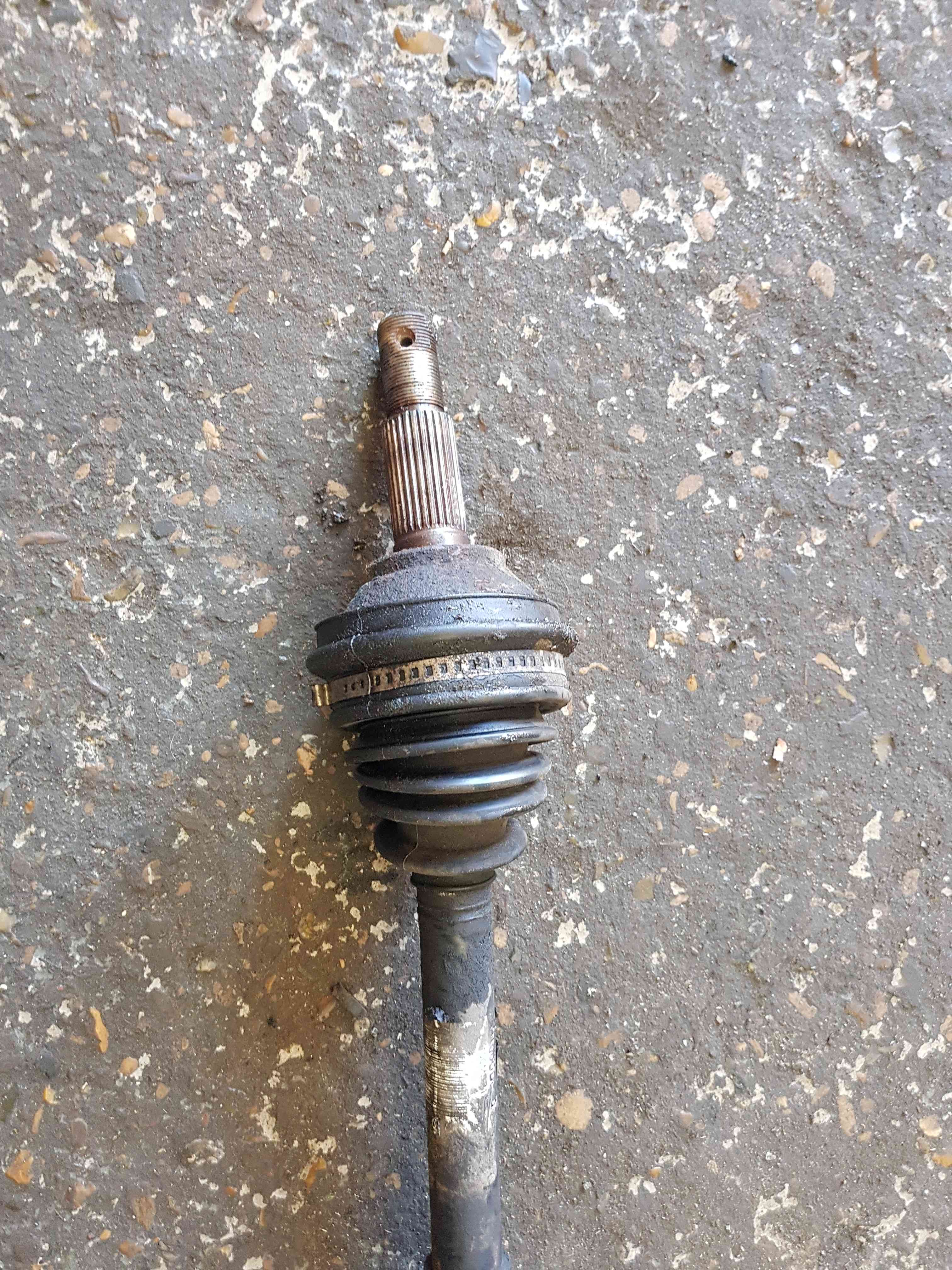 Thumb 4 Nissan Qashqai MK1 2006-2013 1.5 DCI Drivers OSF Front Driveshaft 39100BB32B