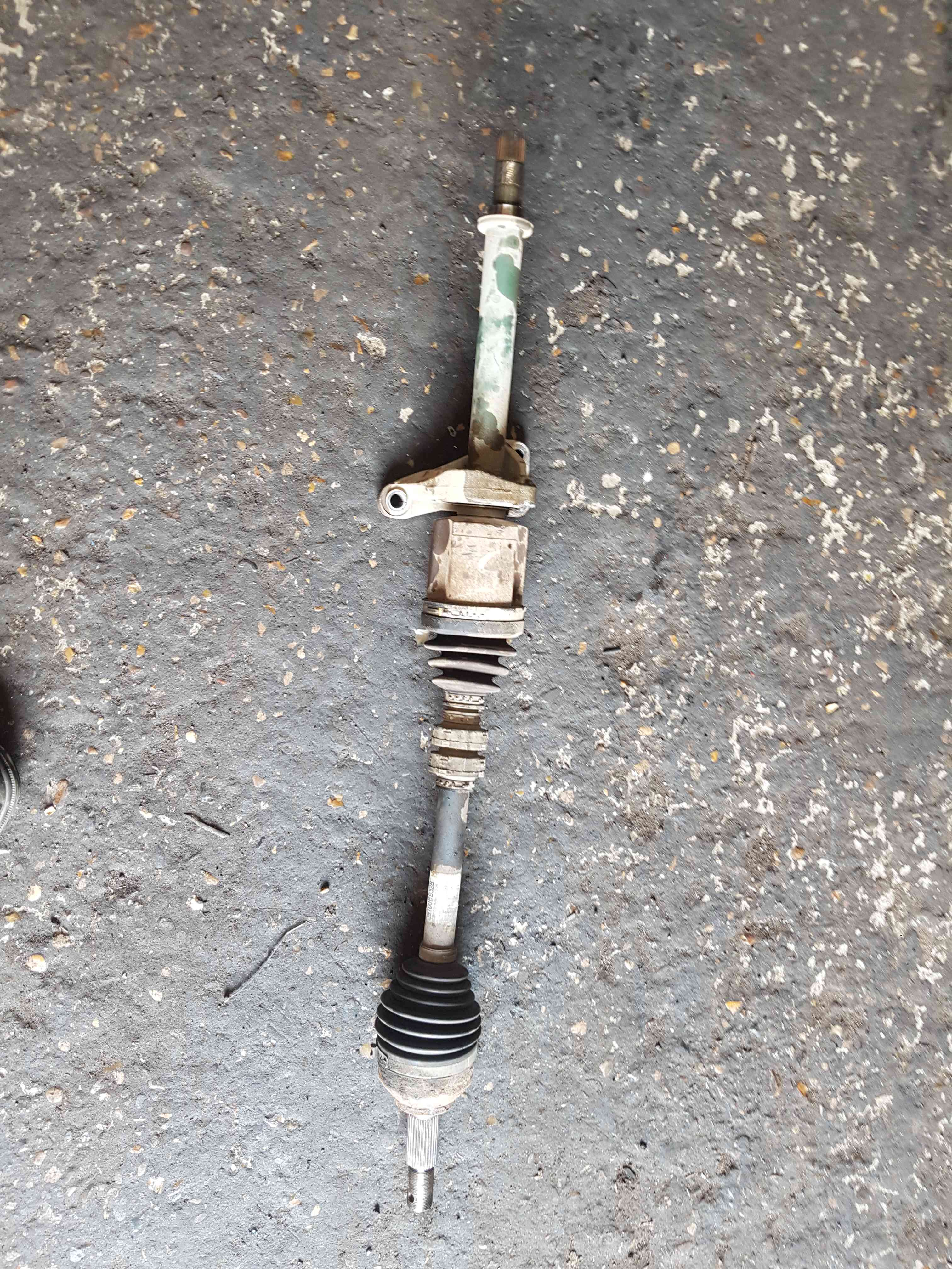 Thumb 2 Nissan Qashqai MK1 2006-2013 1.5 DCI Drivers OSF Front Driveshaft 39100Bb32b