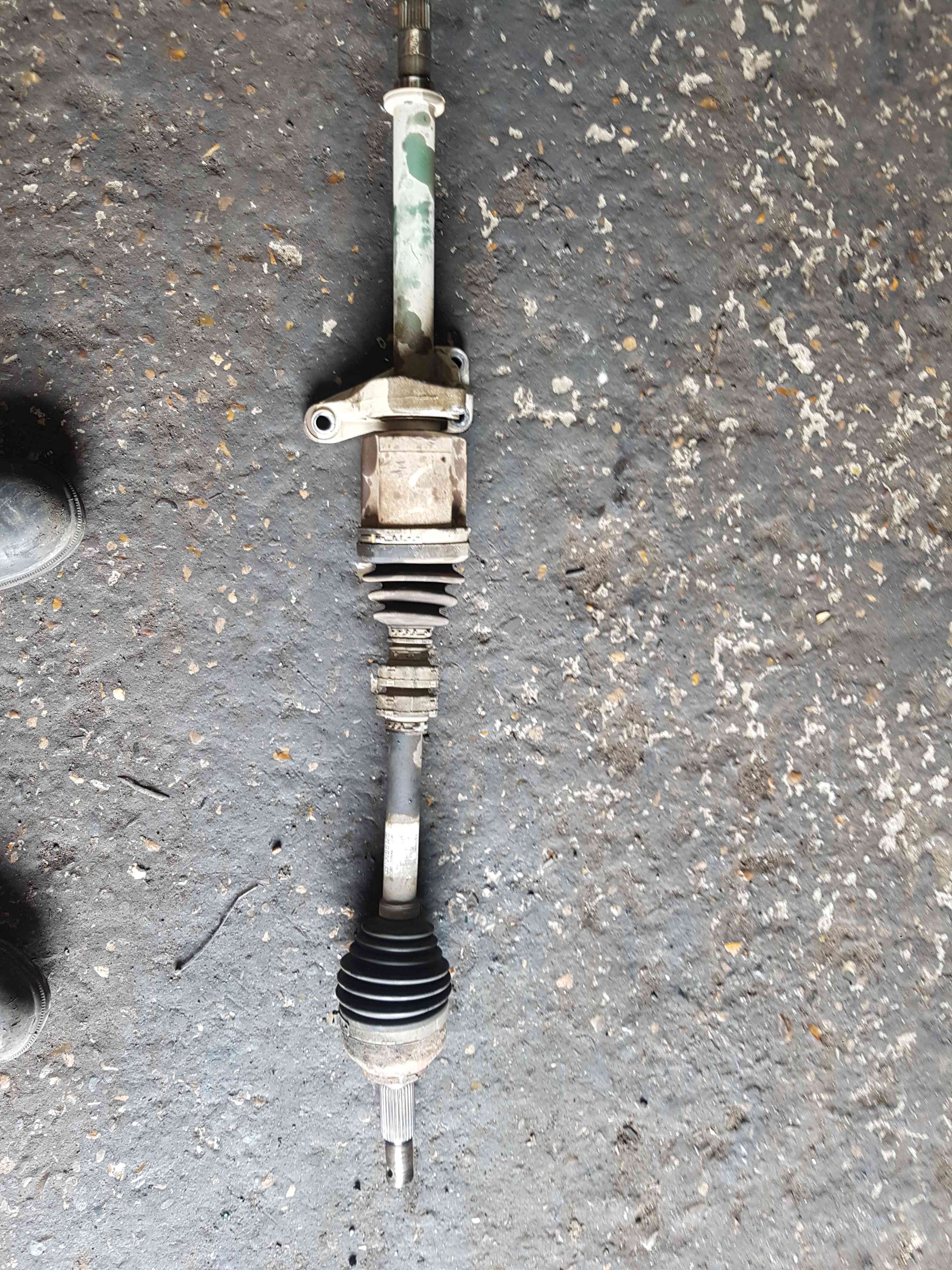 Thumb 11 Nissan Qashqai MK1 2006-2013 1.5 DCI Drivers OSF Front Driveshaft 39100Bb32b