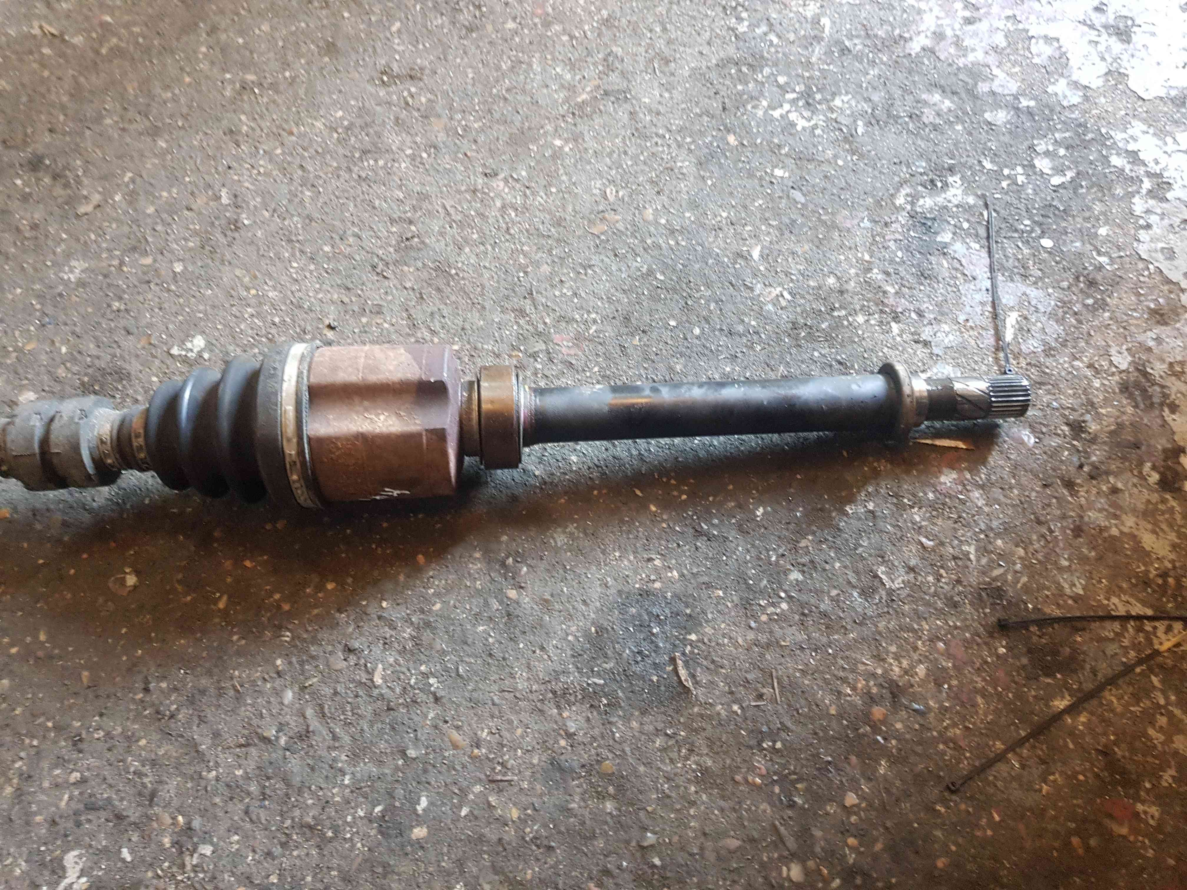 Thumb 7 Nissan Qashqai MK1 2006-2013 1.5 DCI Drivers OSF Front Driveshaft 39100Jd52b