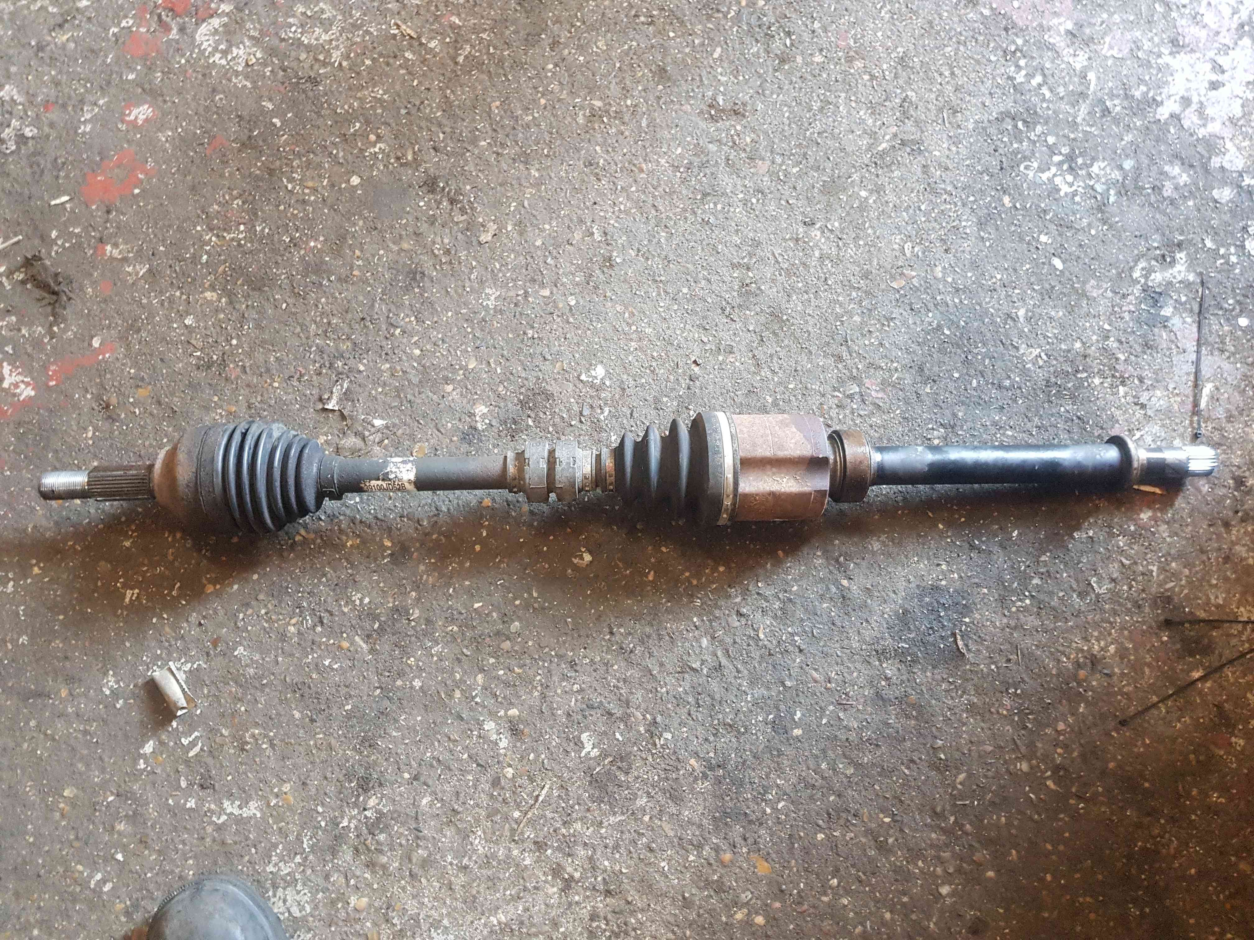 Thumb 9 Nissan Qashqai MK1 2006-2013 1.5 DCI Drivers OSF Front Driveshaft 39100Jd52b