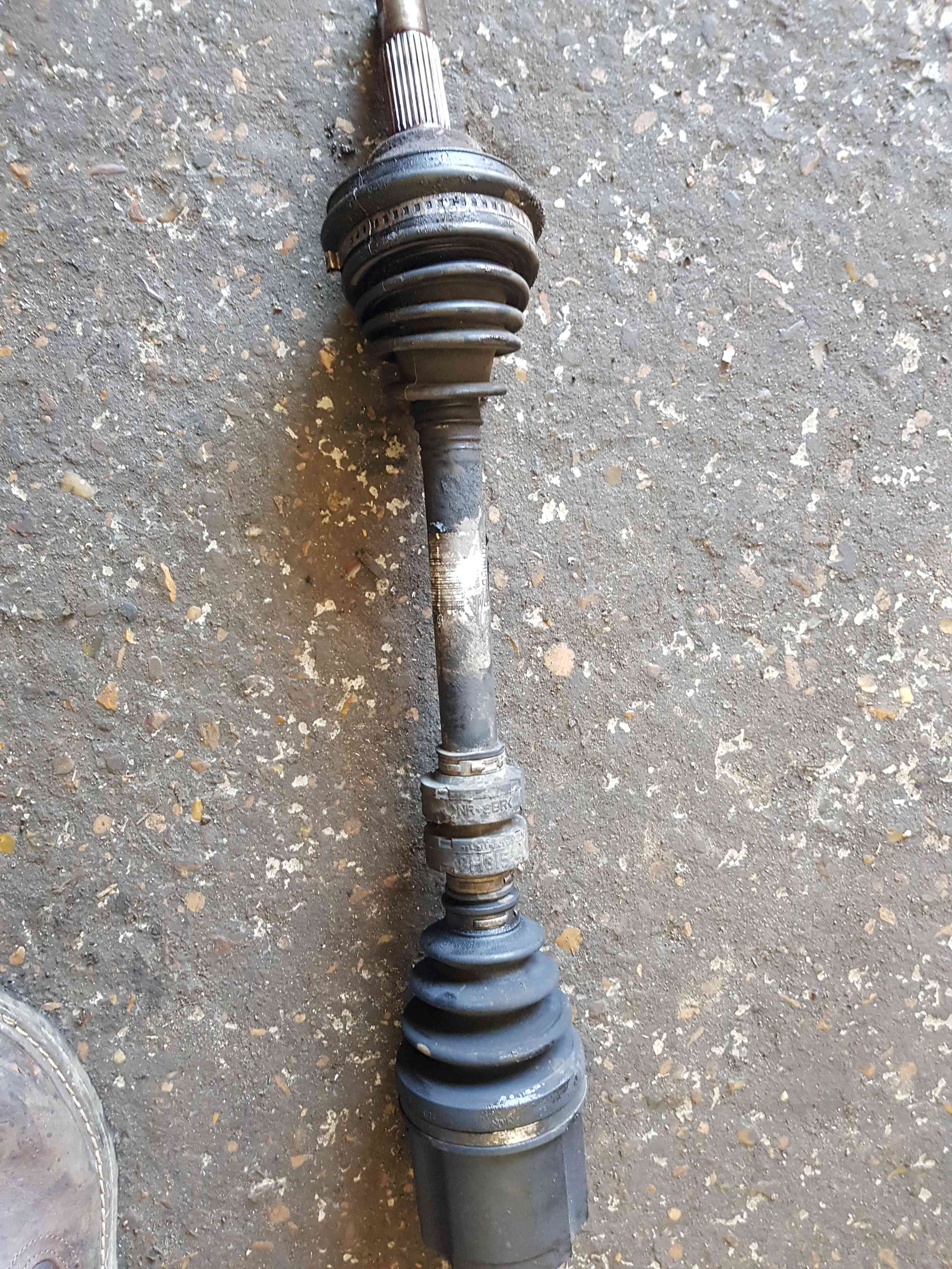 Thumb 5 Nissan Qashqai MK1 2006-2013 1.5 DCI Drivers OSF Front Driveshaft 39100BB32B