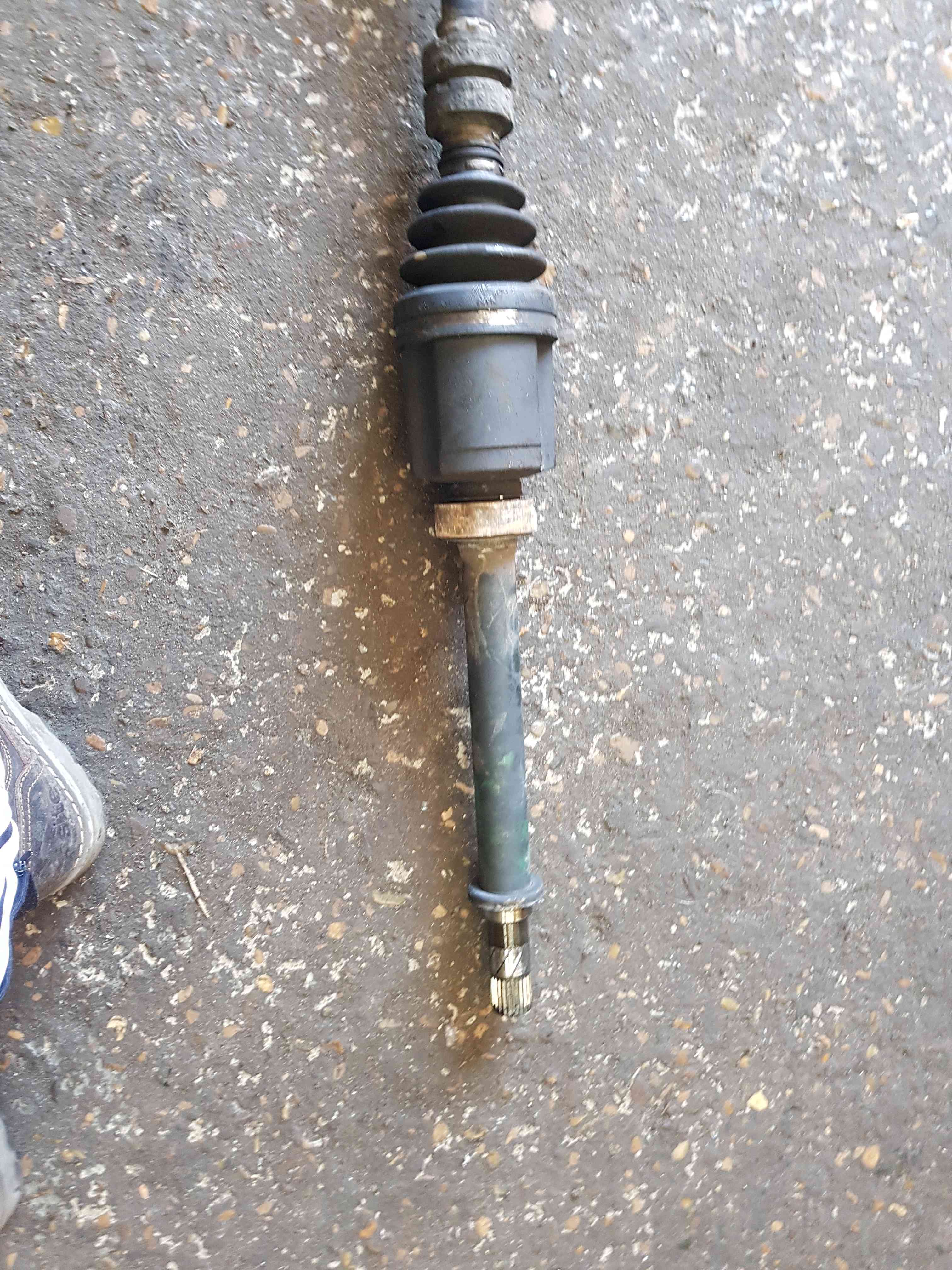 Thumb 6 Nissan Qashqai MK1 2006-2013 1.5 DCI Drivers OSF Front Driveshaft 39100BB32B