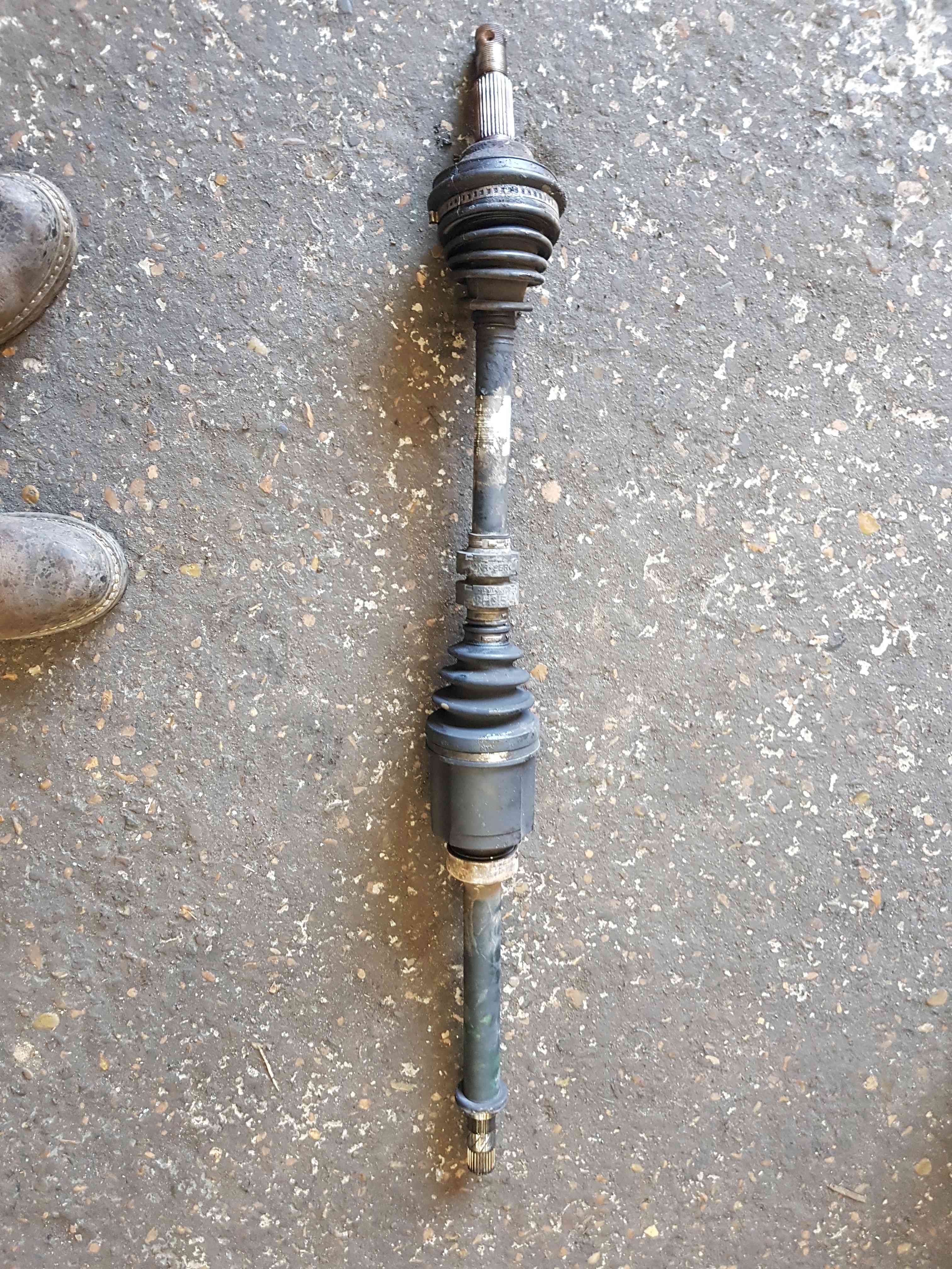 Thumb 8 Nissan Qashqai MK1 2006-2013 1.5 DCI Drivers OSF Front Driveshaft 39100BB32B