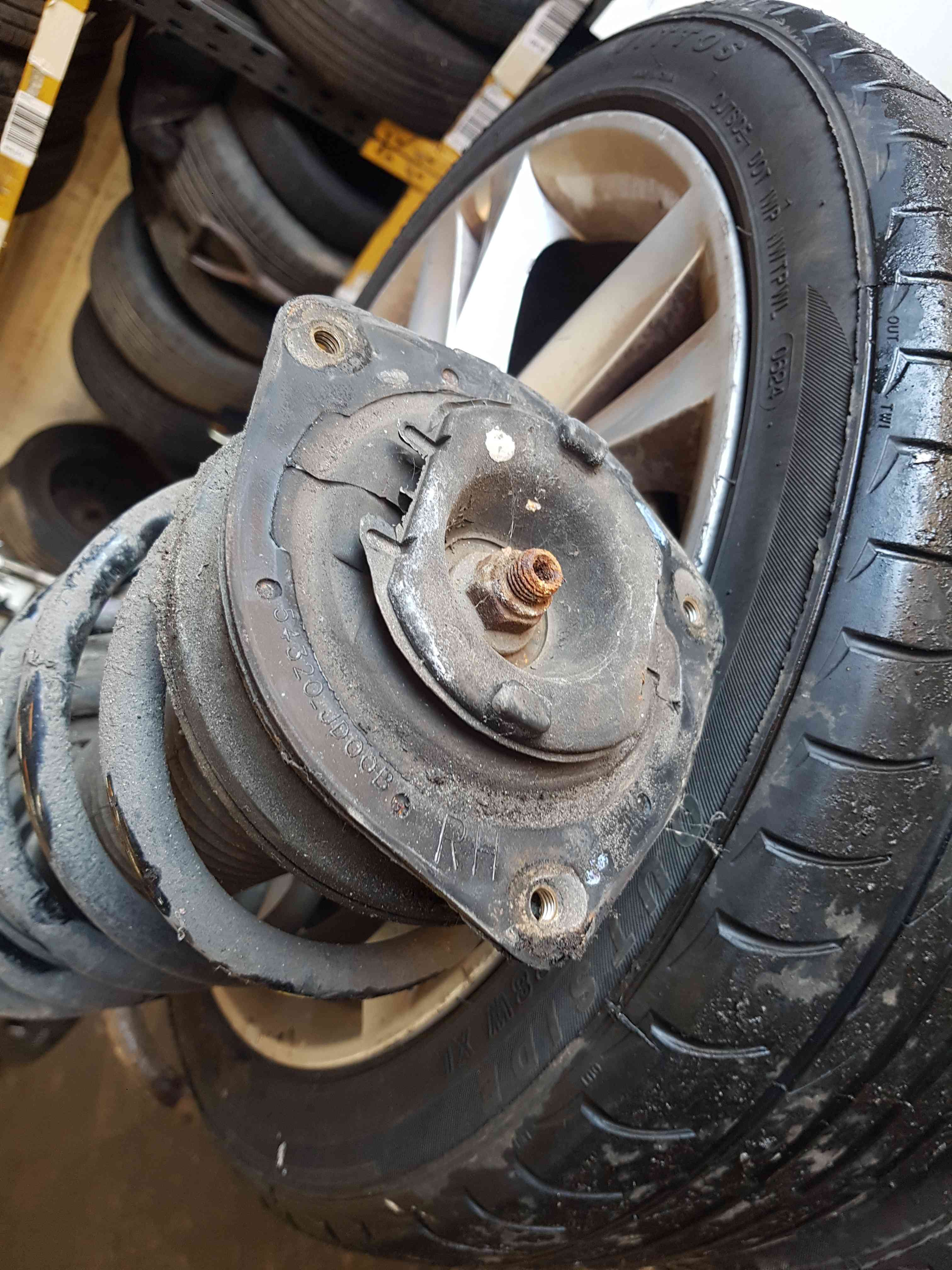 Thumb 3 Nissan Qashqai MK1 2006-2013 1.5 DCI Drivers OSF Front Spring Suspension