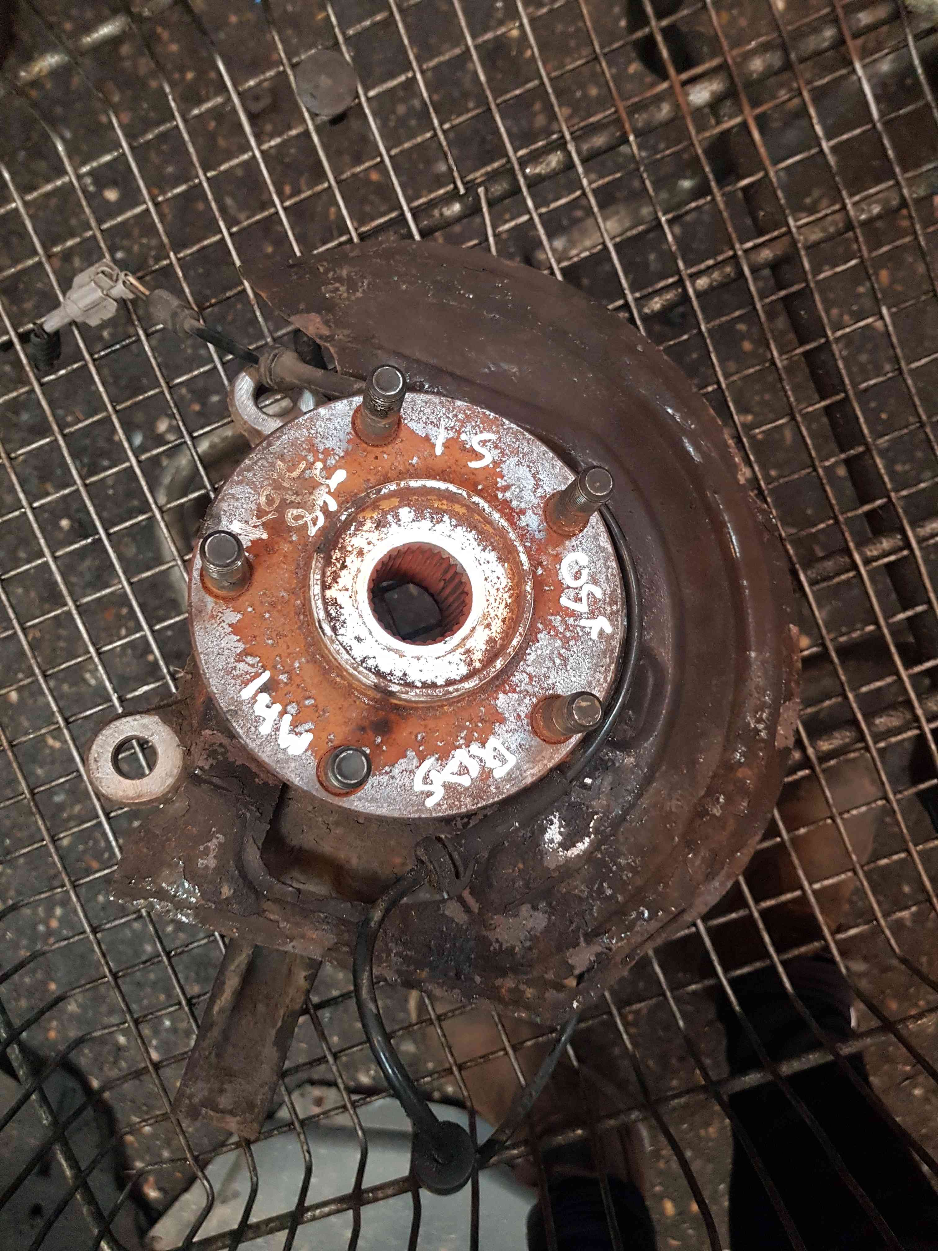 Thumb 3 Nissan Qashqai MK1 2006-2013 1.5 DCI Drivers OSF Front Wheel HUB Manual