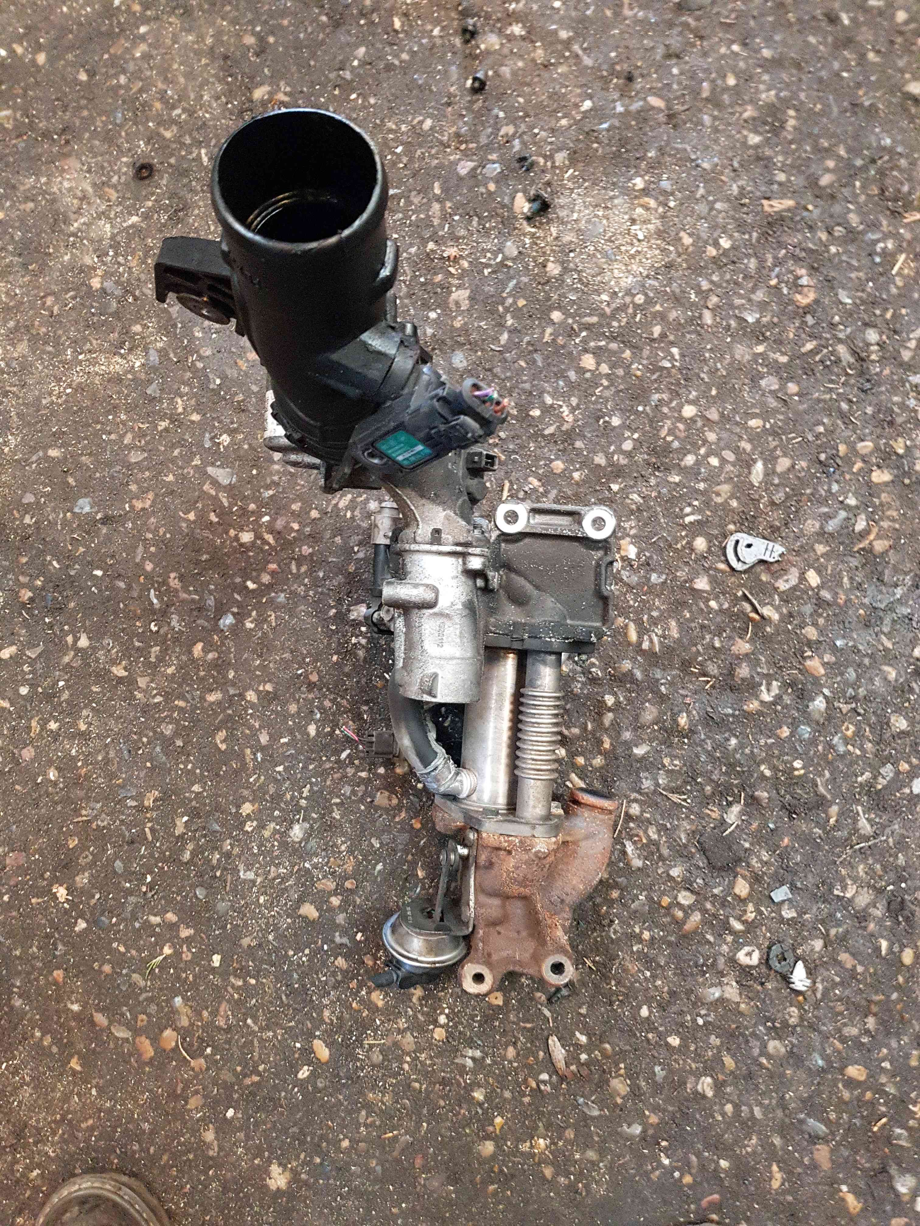 Thumb 2 Nissan Qashqai MK1 2006-2013 1.5 DCI Egr Valve Housing Cooler Complete