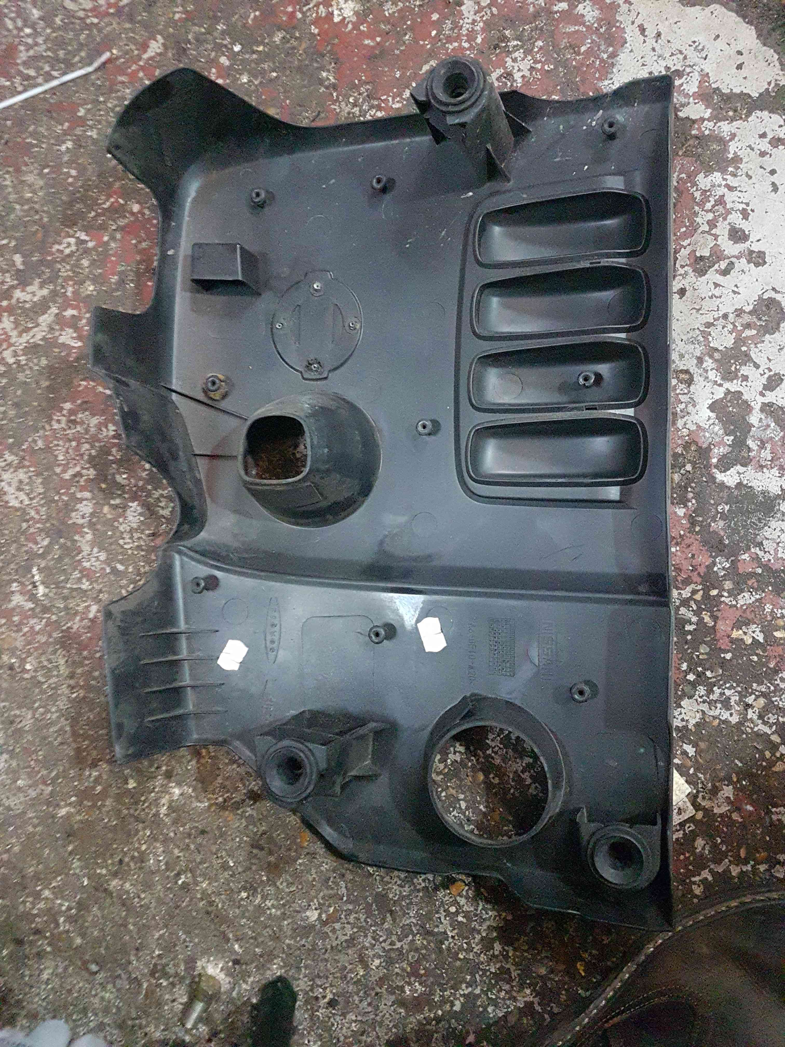 Thumb 4 Nissan Qashqai MK1 2006-2013 1.5 DCI Engine Cover Plastic