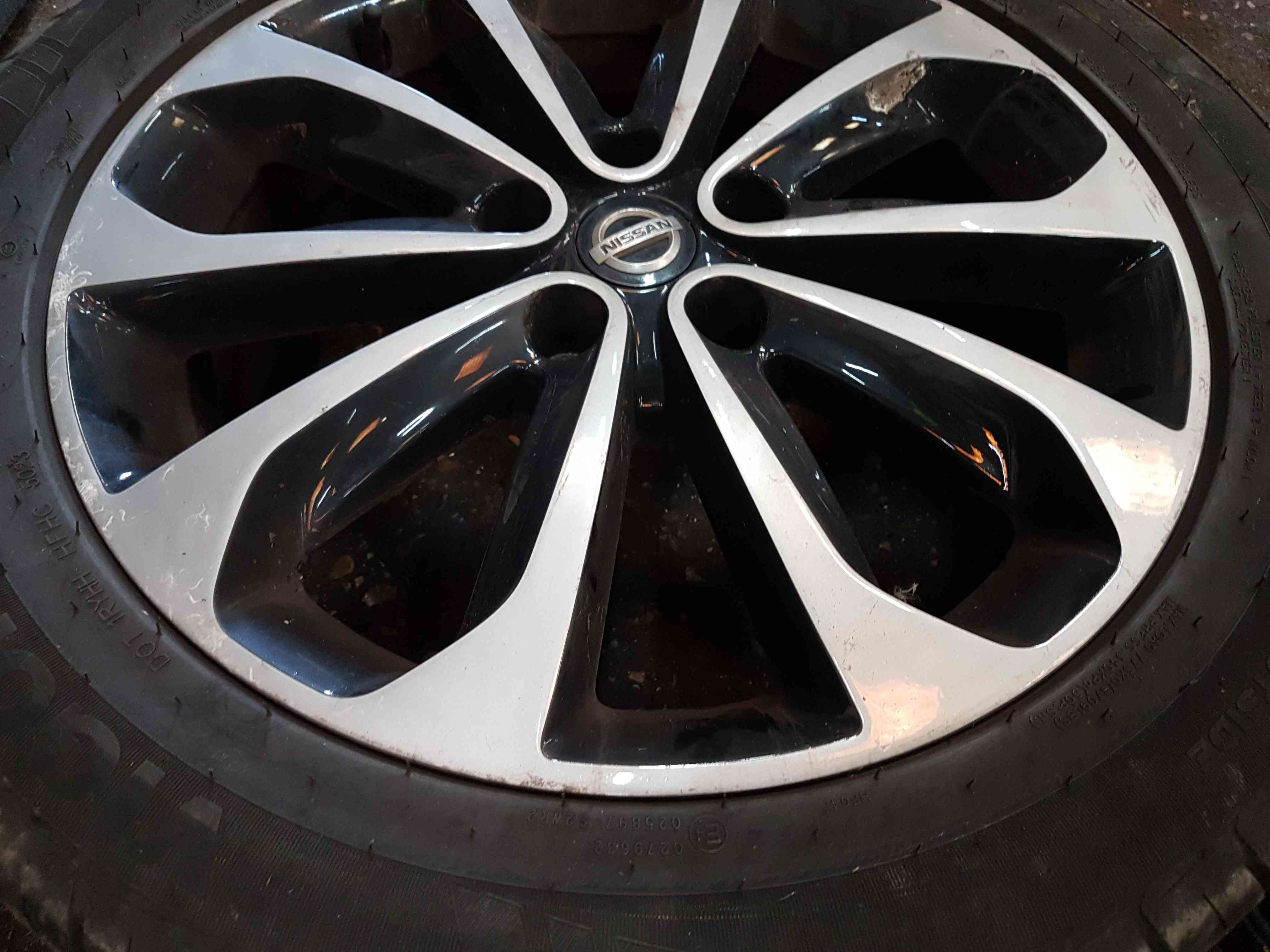 Thumb 2 Nissan Qashqai MK1 2006-2013 Alloy Wheel Tyre 215 55 18  18Inch 4/5 40300Jd18c