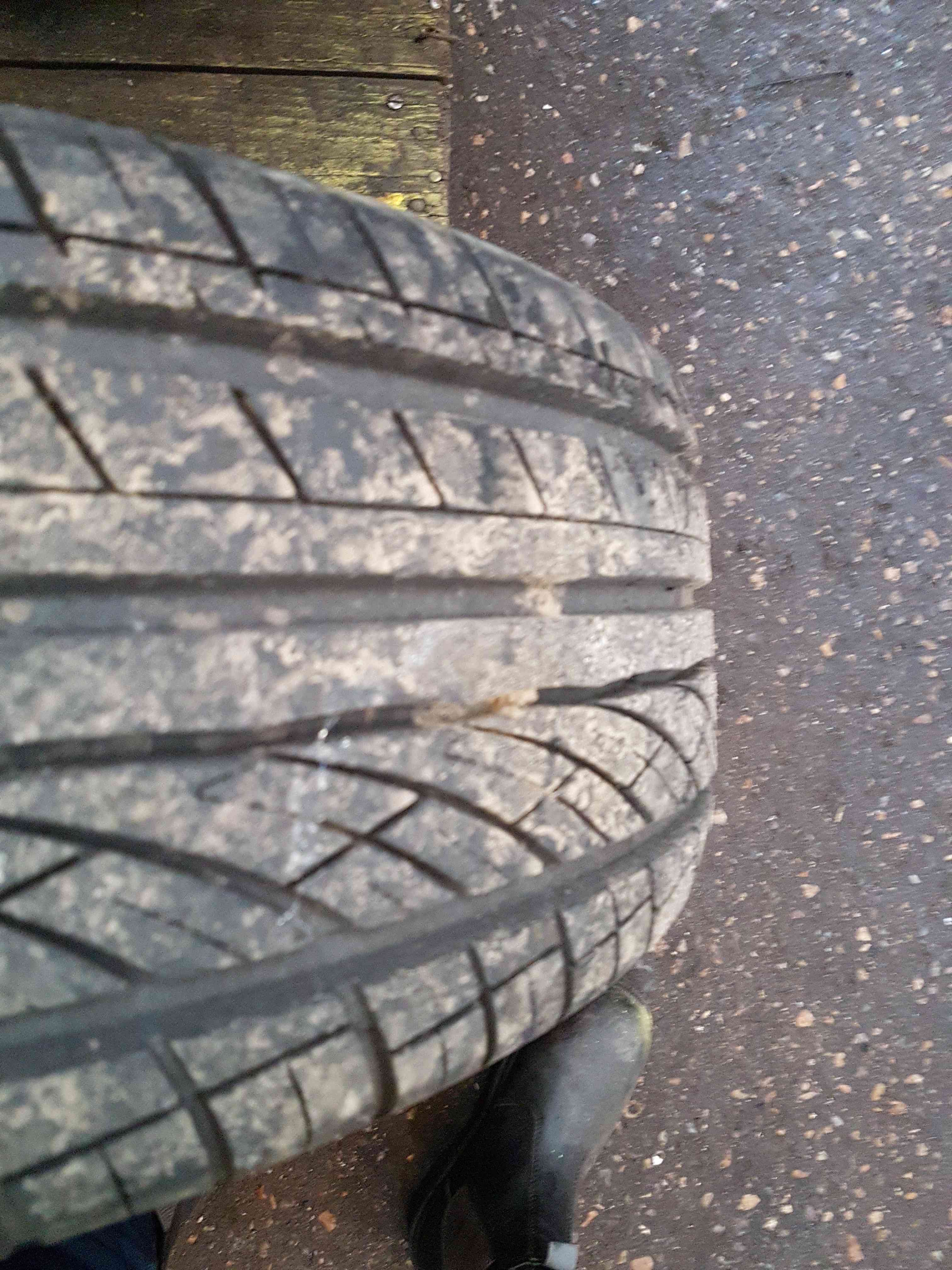 Thumb 6 Nissan Qashqai MK1 2006-2013 Alloy Wheel Tyre 215 55 18  18Inch 4/5 40300Jd18c