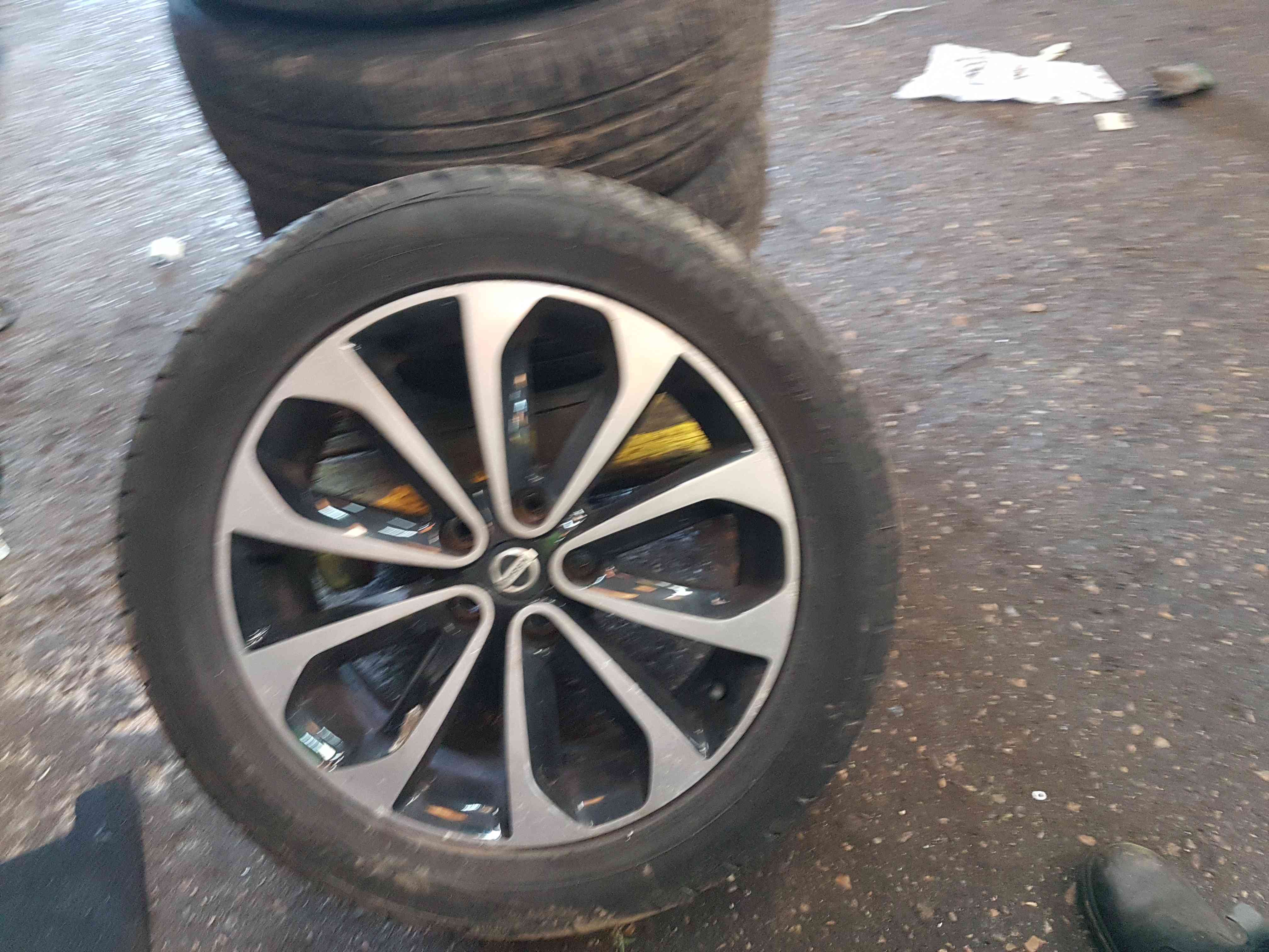 Thumb 8 Nissan Qashqai MK1 2006-2013 Alloy Wheel Tyre 215 55 18  18Inch 4/5 40300Jd18c