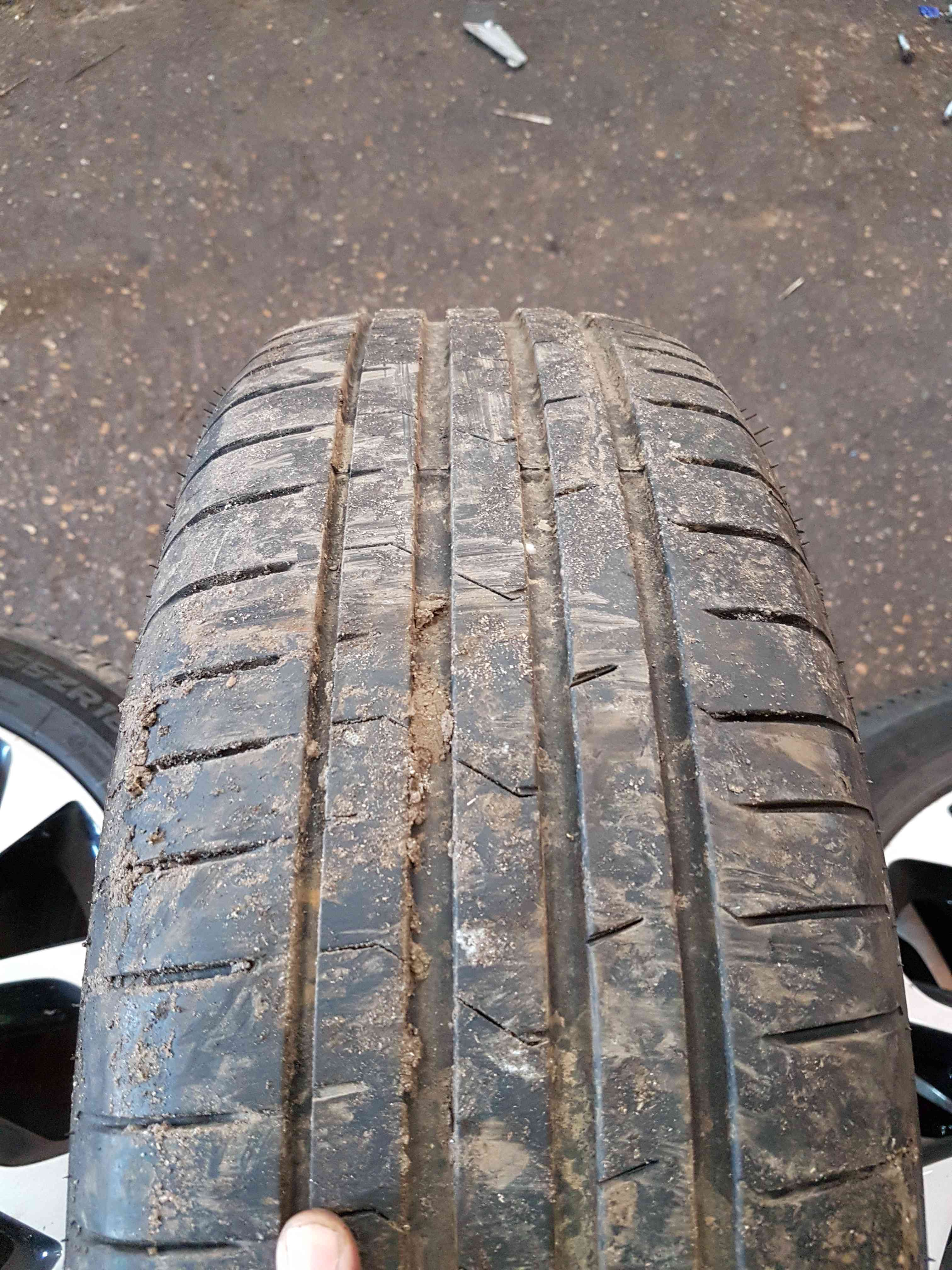 Thumb 7 Nissan Qashqai MK1 2006-2013 Alloy Wheel Tyre 215 55 18  18Inch 4/5 40300Jd18c