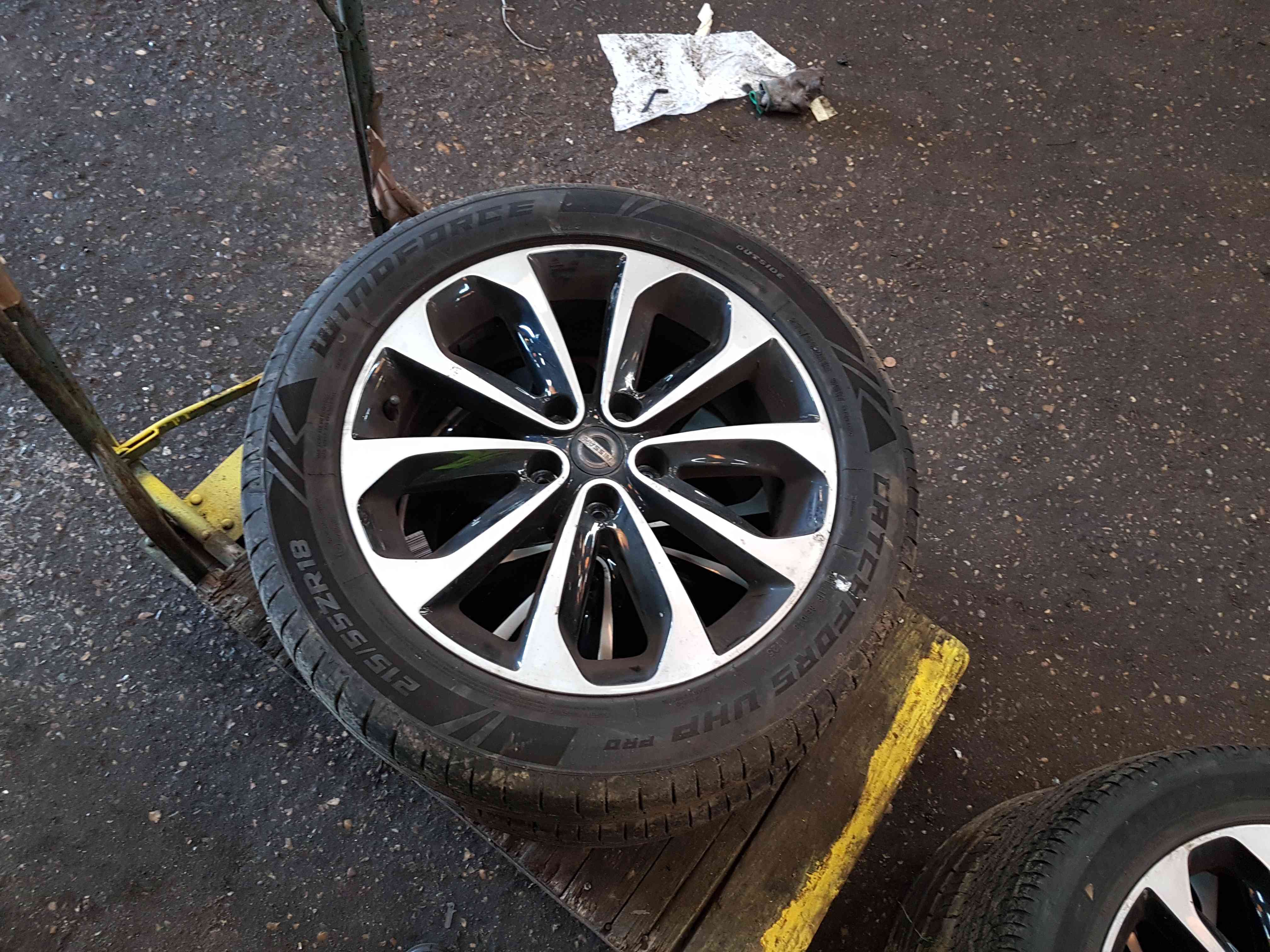 Thumb 8 Nissan Qashqai MK1 2006-2013 Alloy Wheel Tyre 215 55 18  18Inch 4/5 40300Jd18c