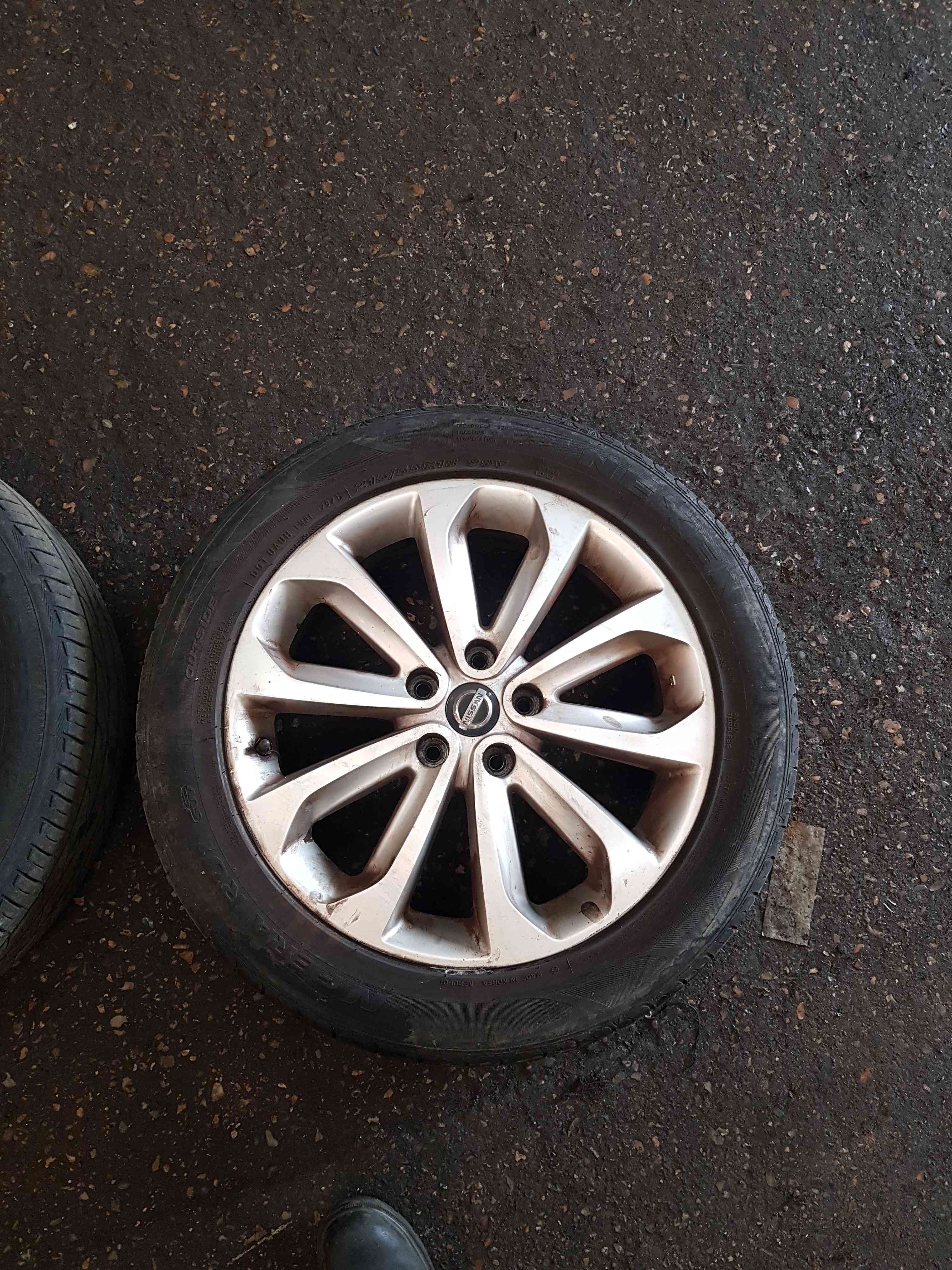 Thumb 10 Nissan Qashqai MK1 2006-2013 Alloy Wheel Tyre 215 55 18  18Inch 4/5