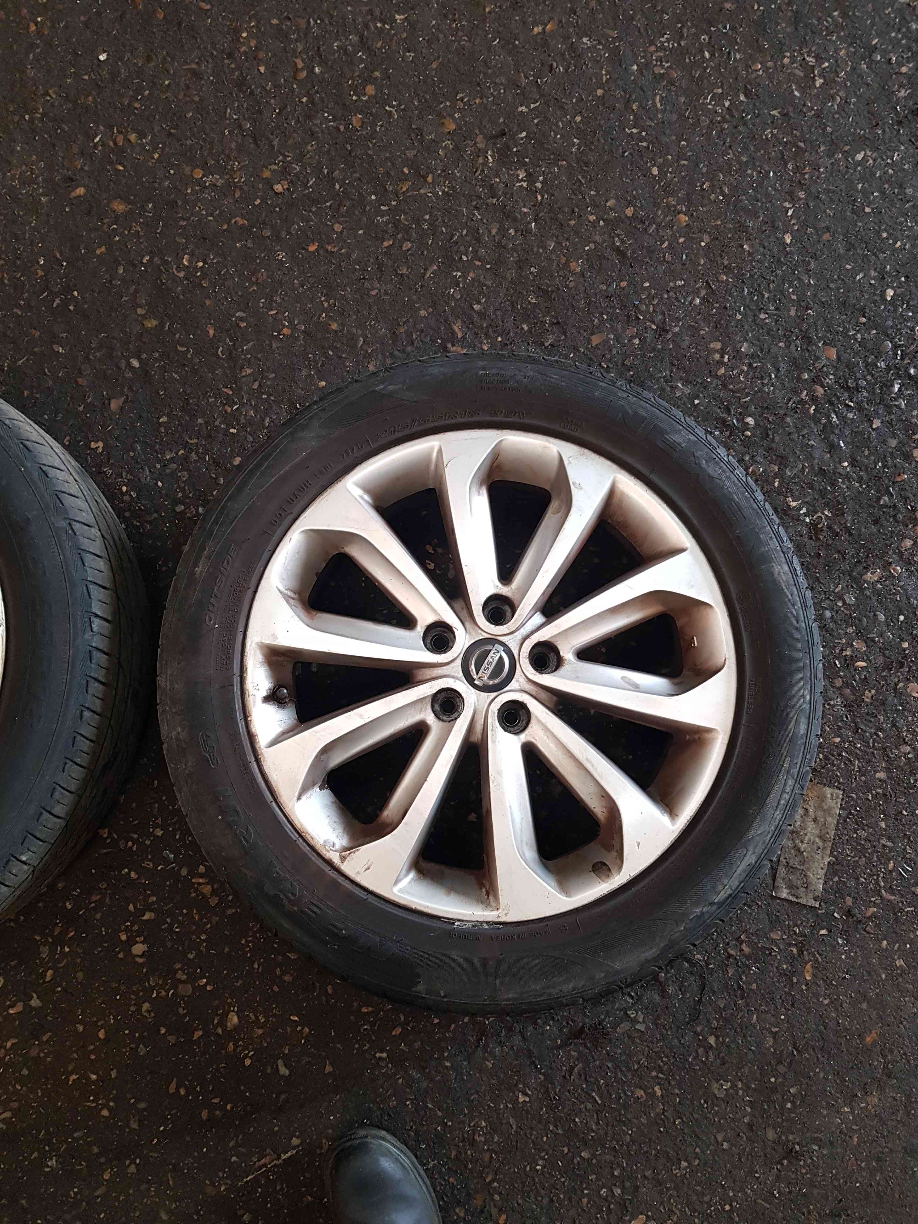 Thumb 11 Nissan Qashqai MK1 2006-2013 Alloy Wheel Tyre 215 55 18  18Inch 4/5