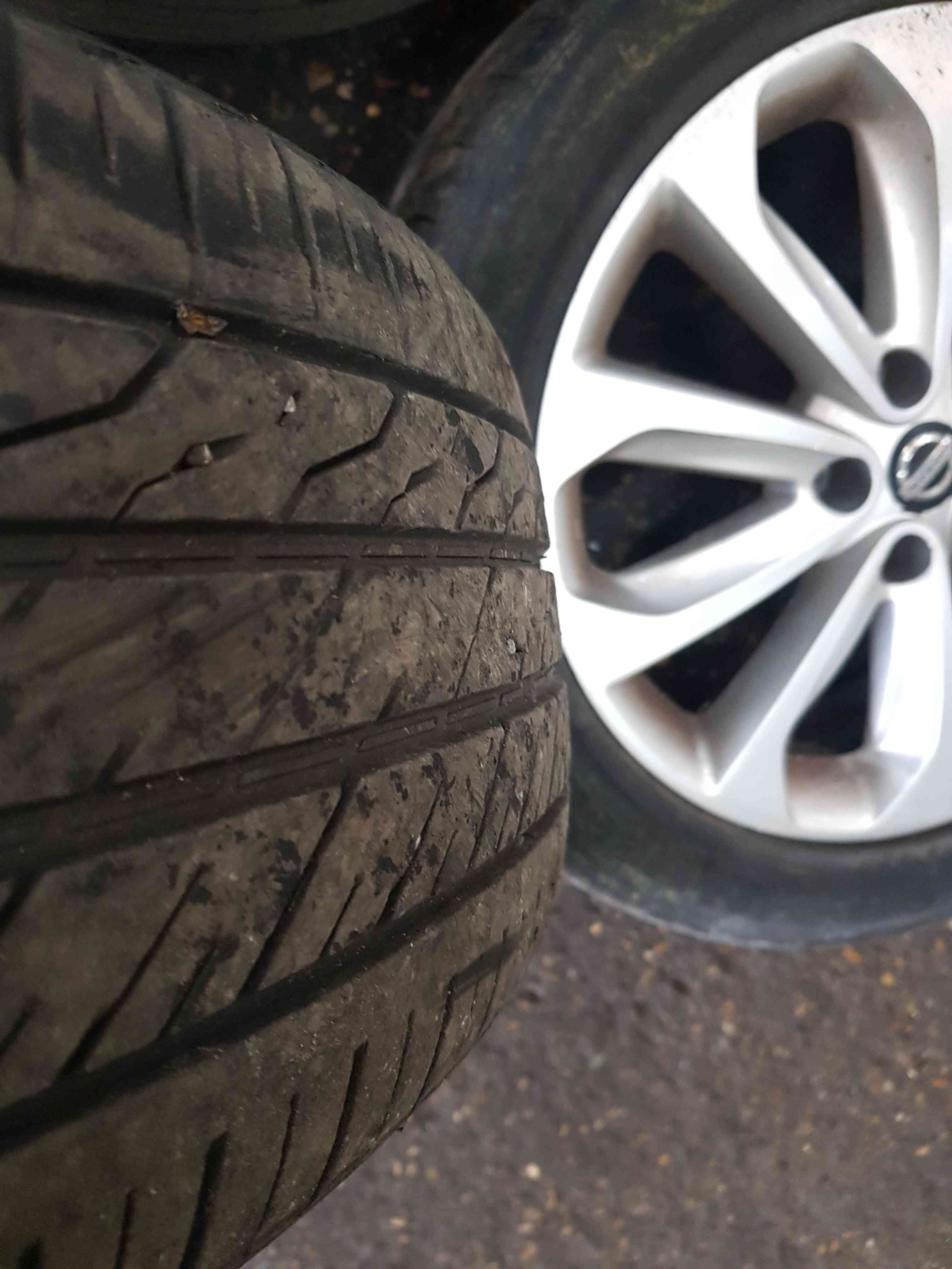 Thumb 7 Nissan Qashqai MK1 2006-2013 Alloy Wheel Tyre 215 55 18  18Inch 4/5