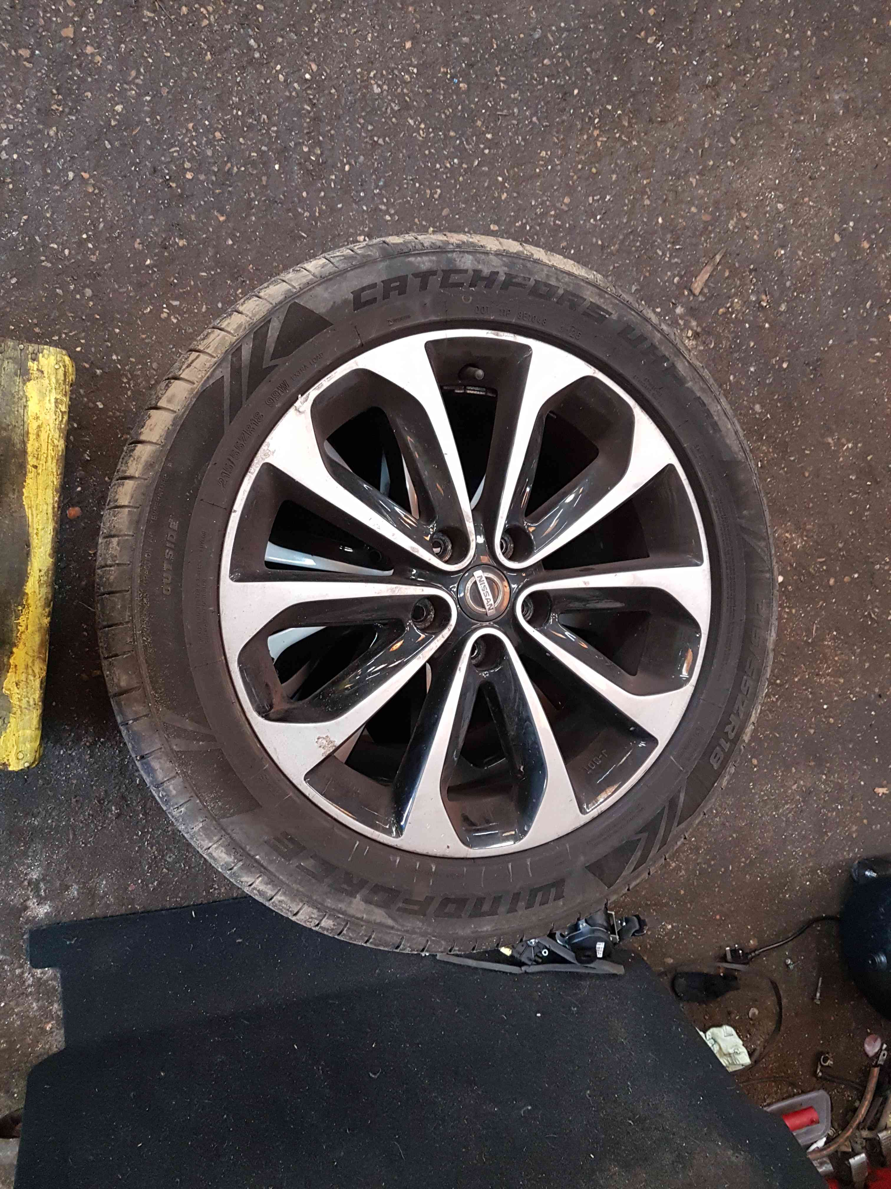 Thumb 2 Nissan Qashqai MK1 2006-2013 Alloy Wheel Tyre 215 55 18  18inch 4/5