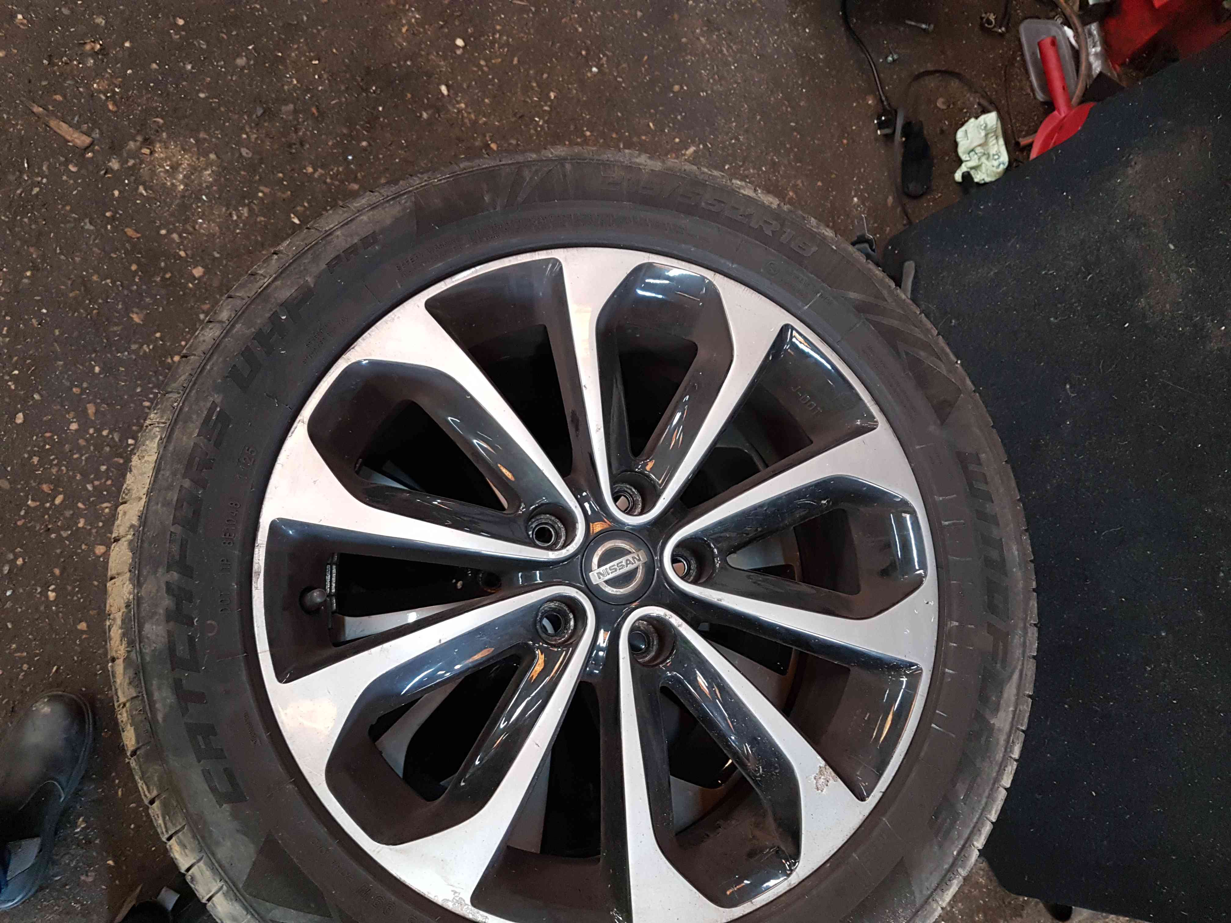 Thumb 4 Nissan Qashqai MK1 2006-2013 Alloy Wheel Tyre 215 55 18  18inch 4/5