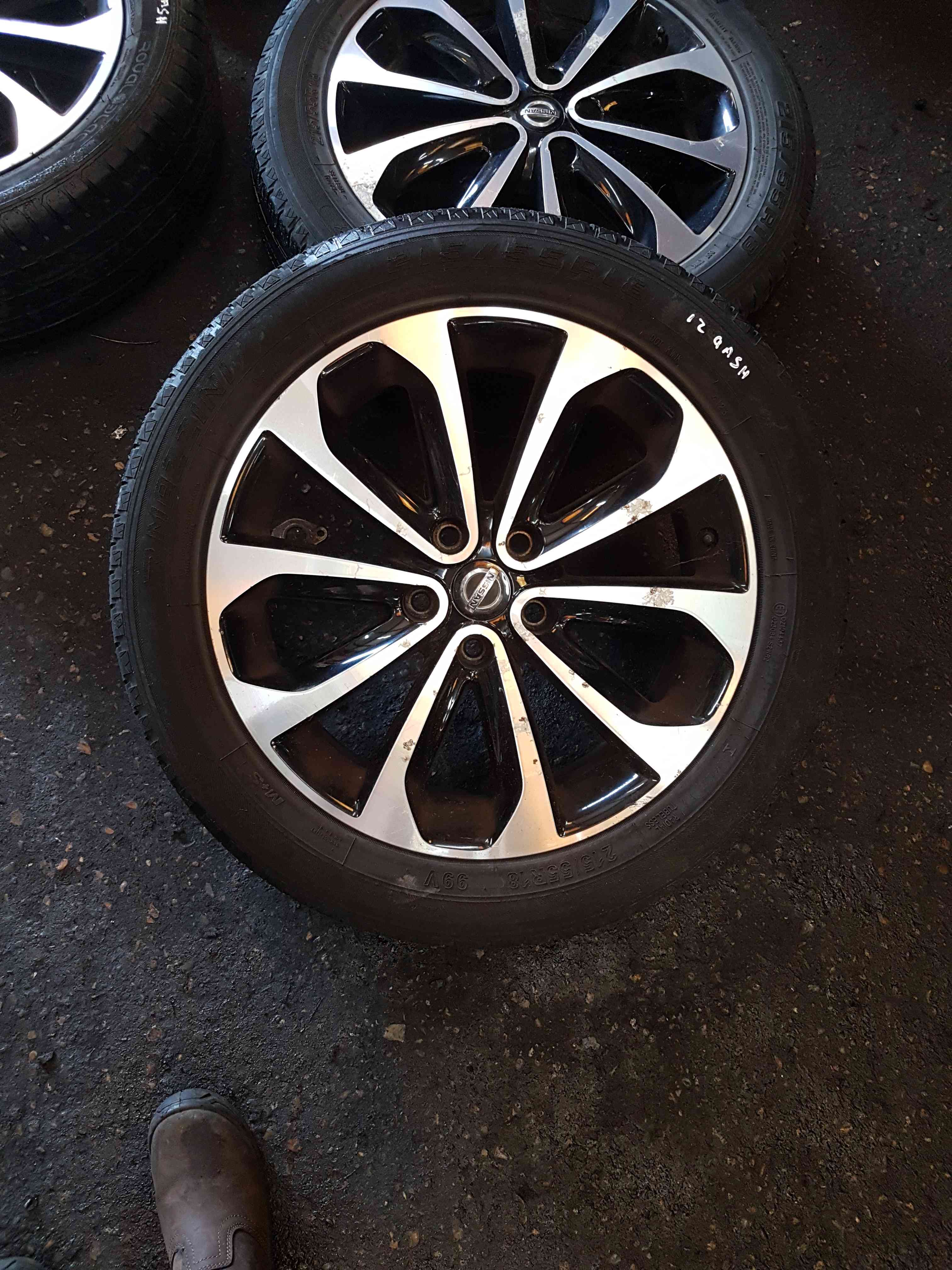Thumb 2 Nissan Qashqai MK1 2006-2013 Alloy Wheel Tyre 215 55 18 18Inch 3/5 40300Jd18c 6m