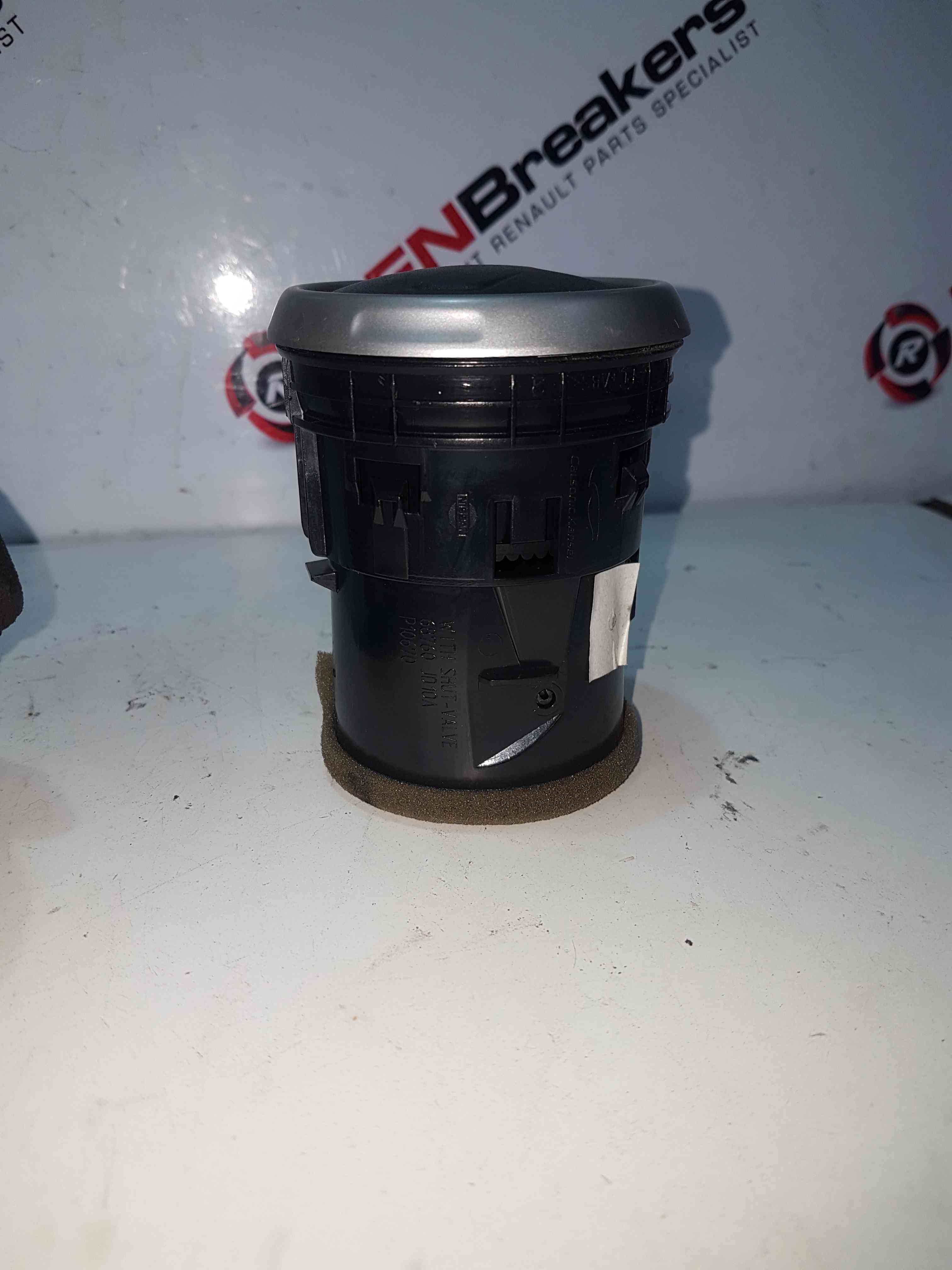 Thumb 2 Nissan Qashqai MK1 2006-2013 Dashboard Heater Vent OSF