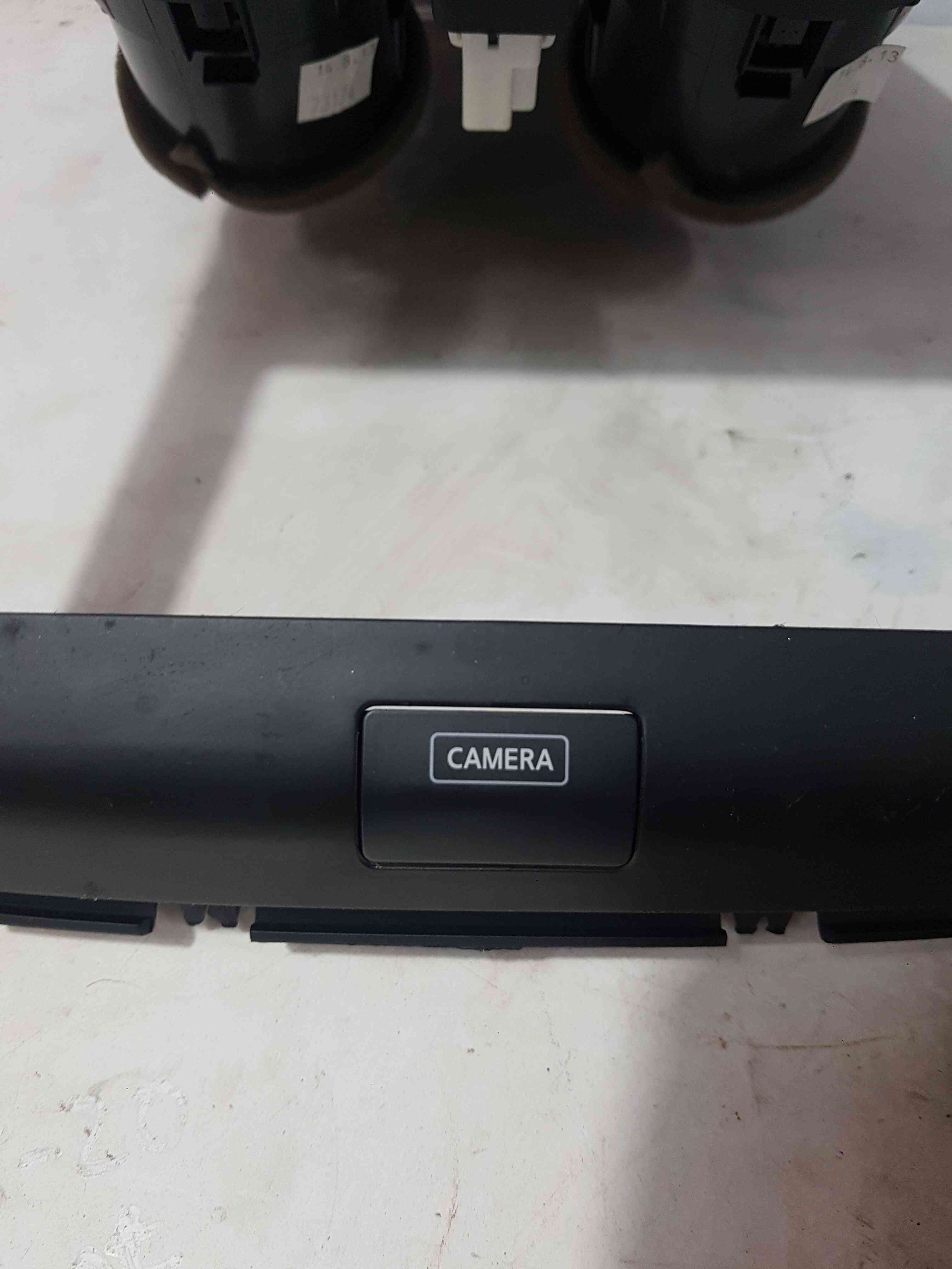 Thumb 4 Nissan Qashqai MK1 2006-2013 Dashboard Heater Vent Trim Surround Camera