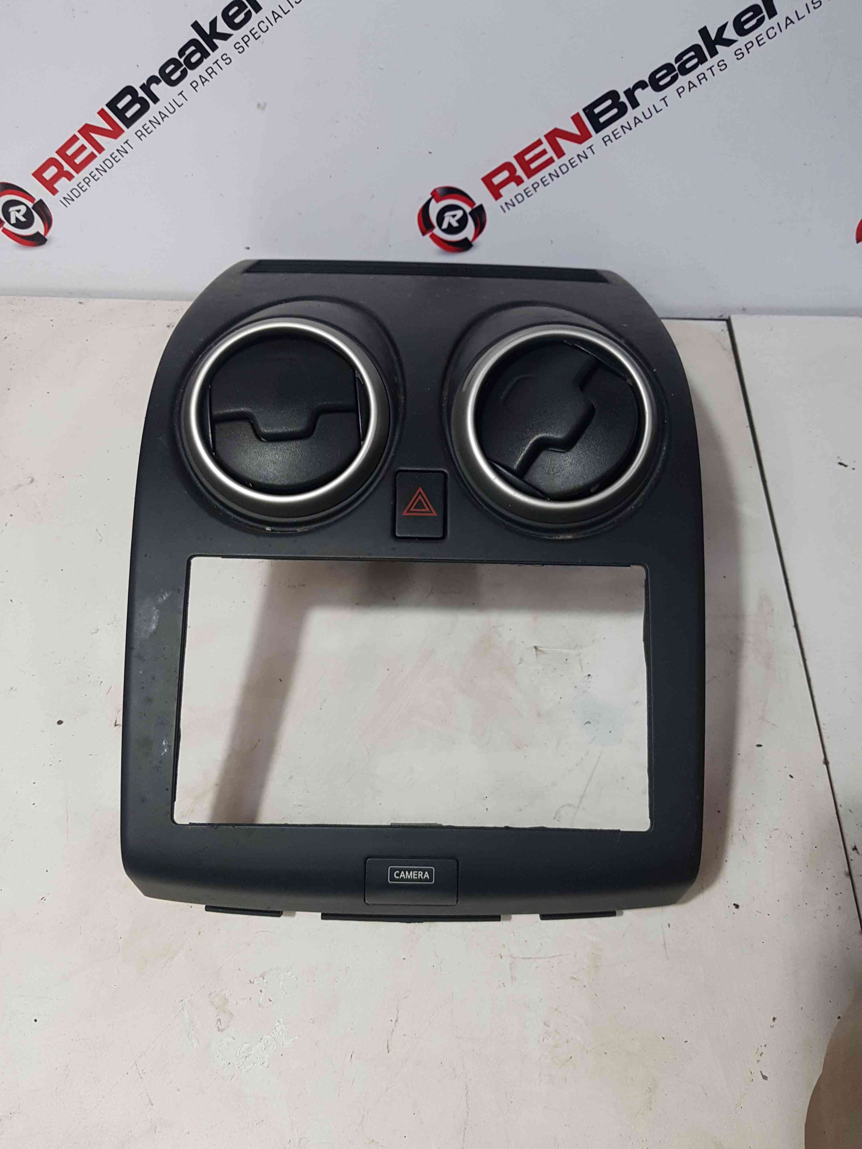 Thumb 5 Nissan Qashqai MK1 2006-2013 Dashboard Heater Vent Trim Surround Camera