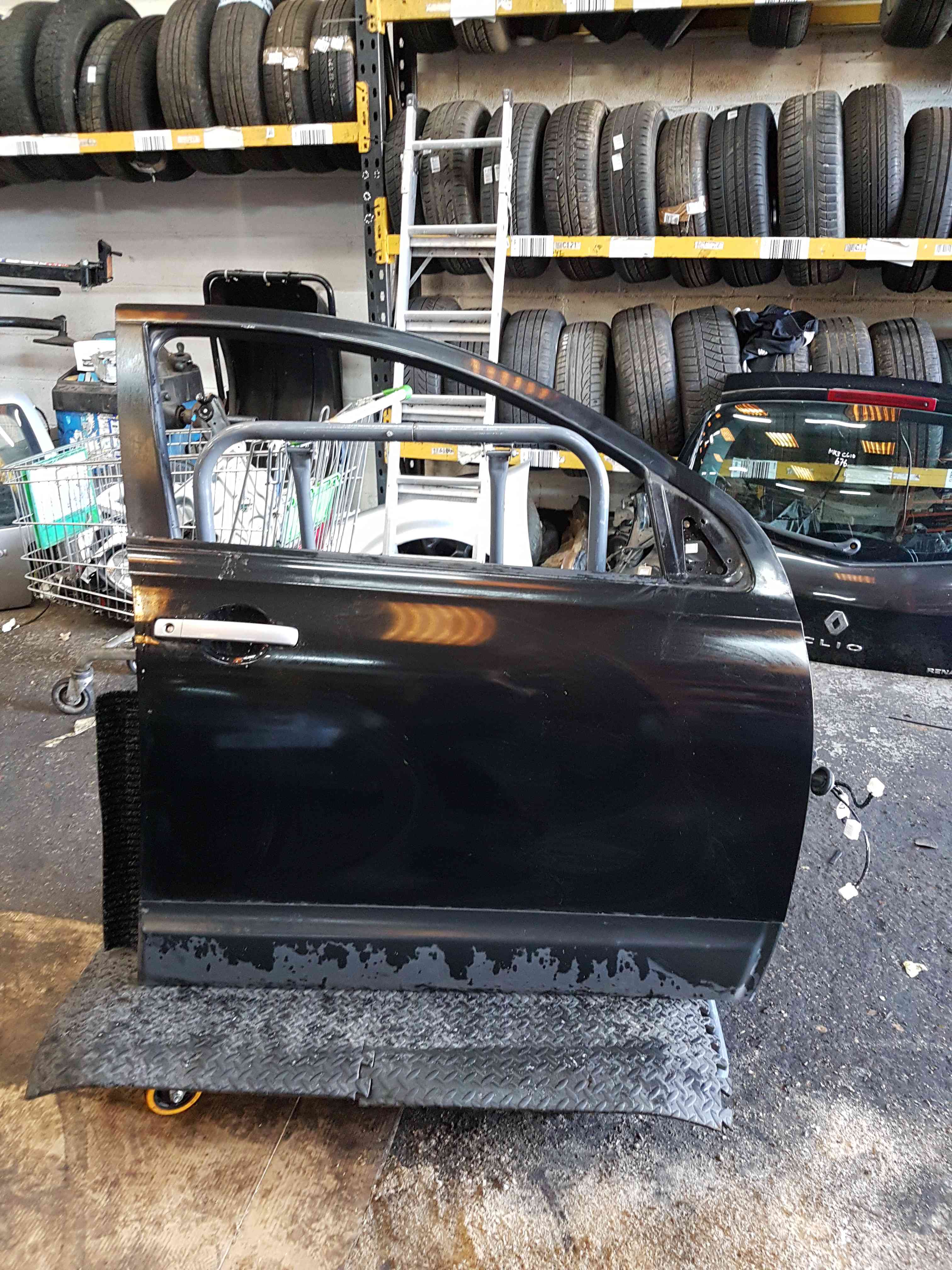 Thumb 2 Nissan Qashqai MK1 2006-2013 Drivers OSF Front Door Black Z11