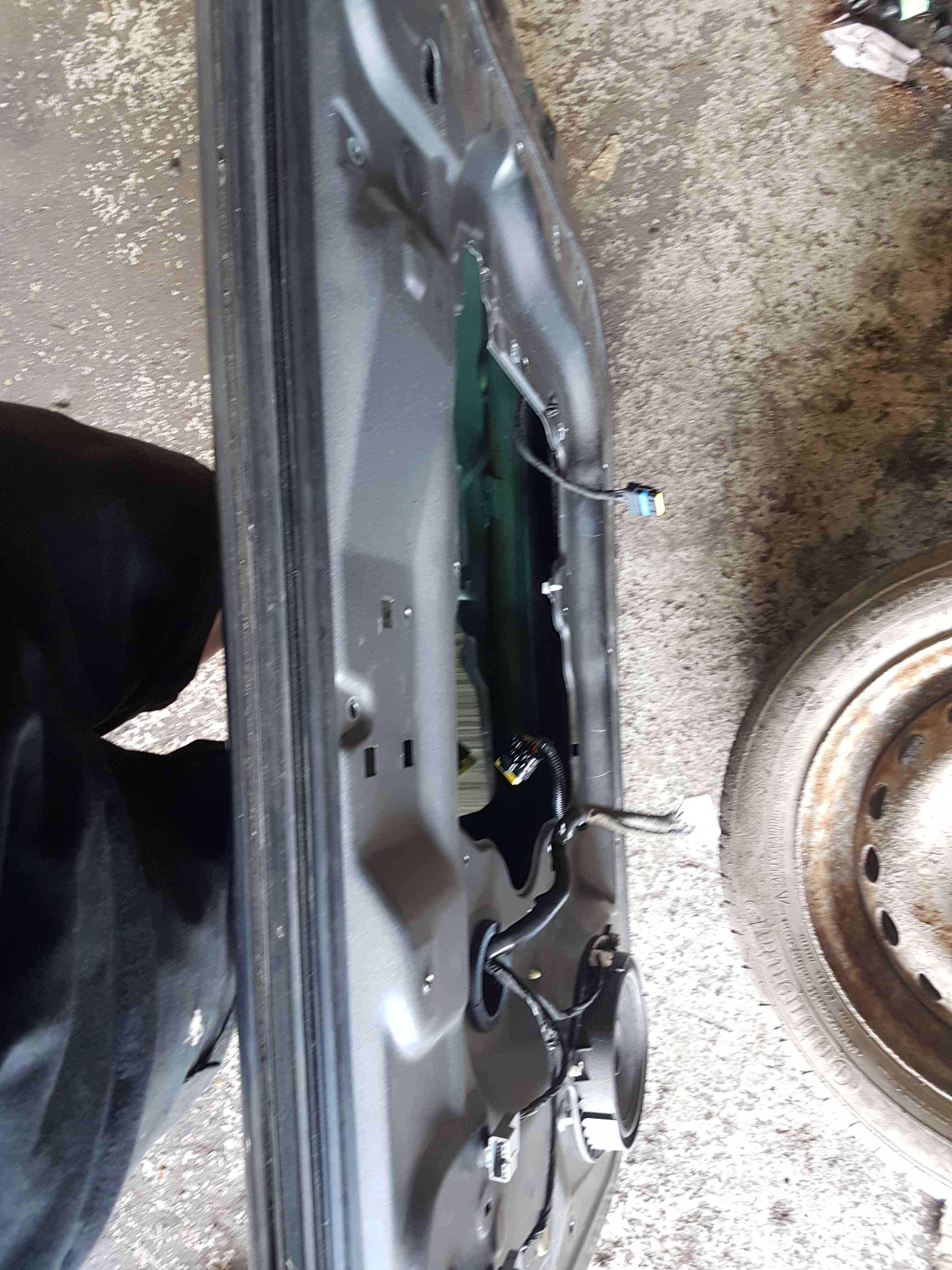 Thumb 4 Nissan Qashqai MK1 2006-2013 Drivers OSF Front Door KAD Grey