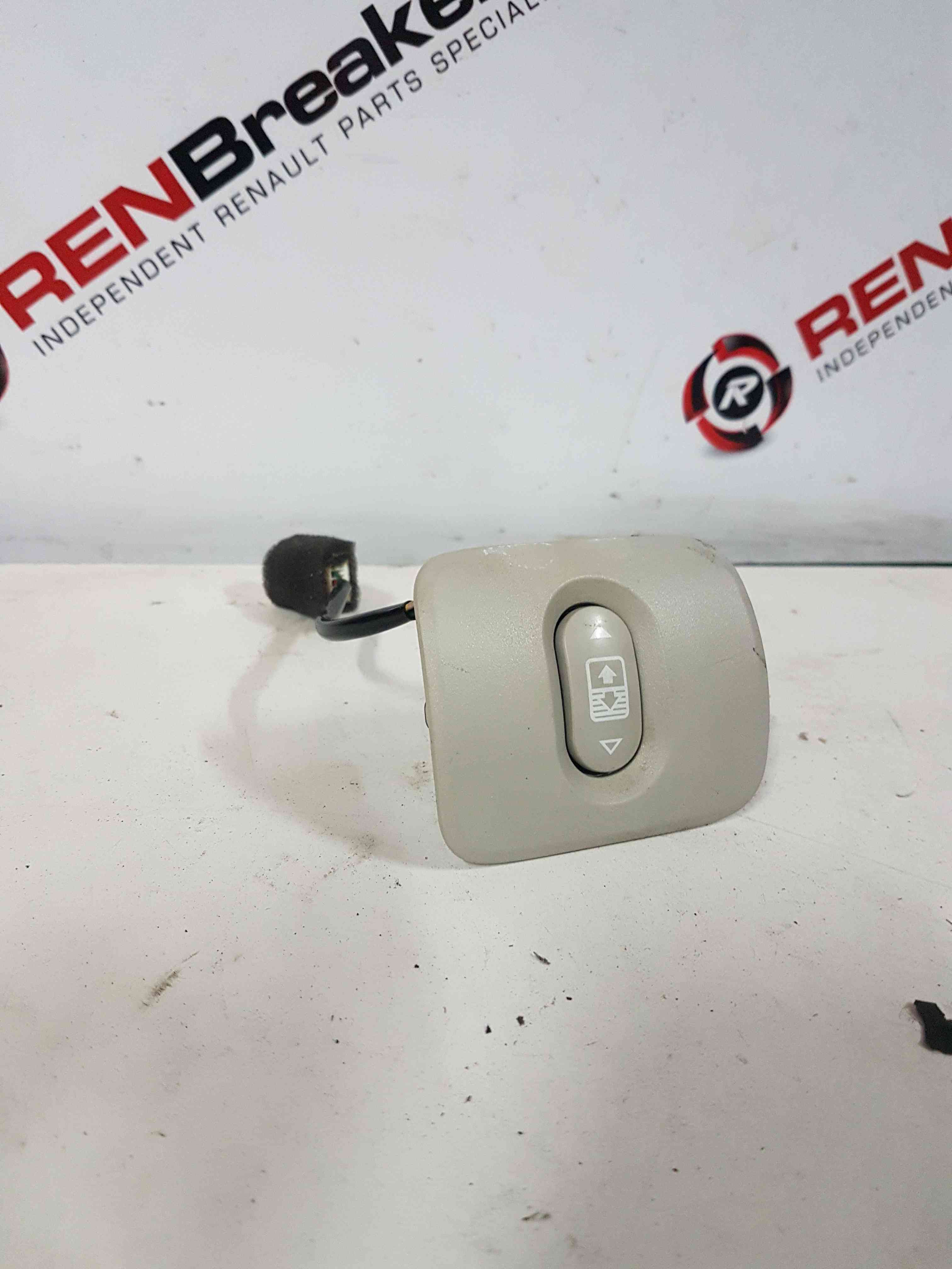 Thumb 2 Nissan Qashqai MK1 2006-2013 Electric Sunroof Switch