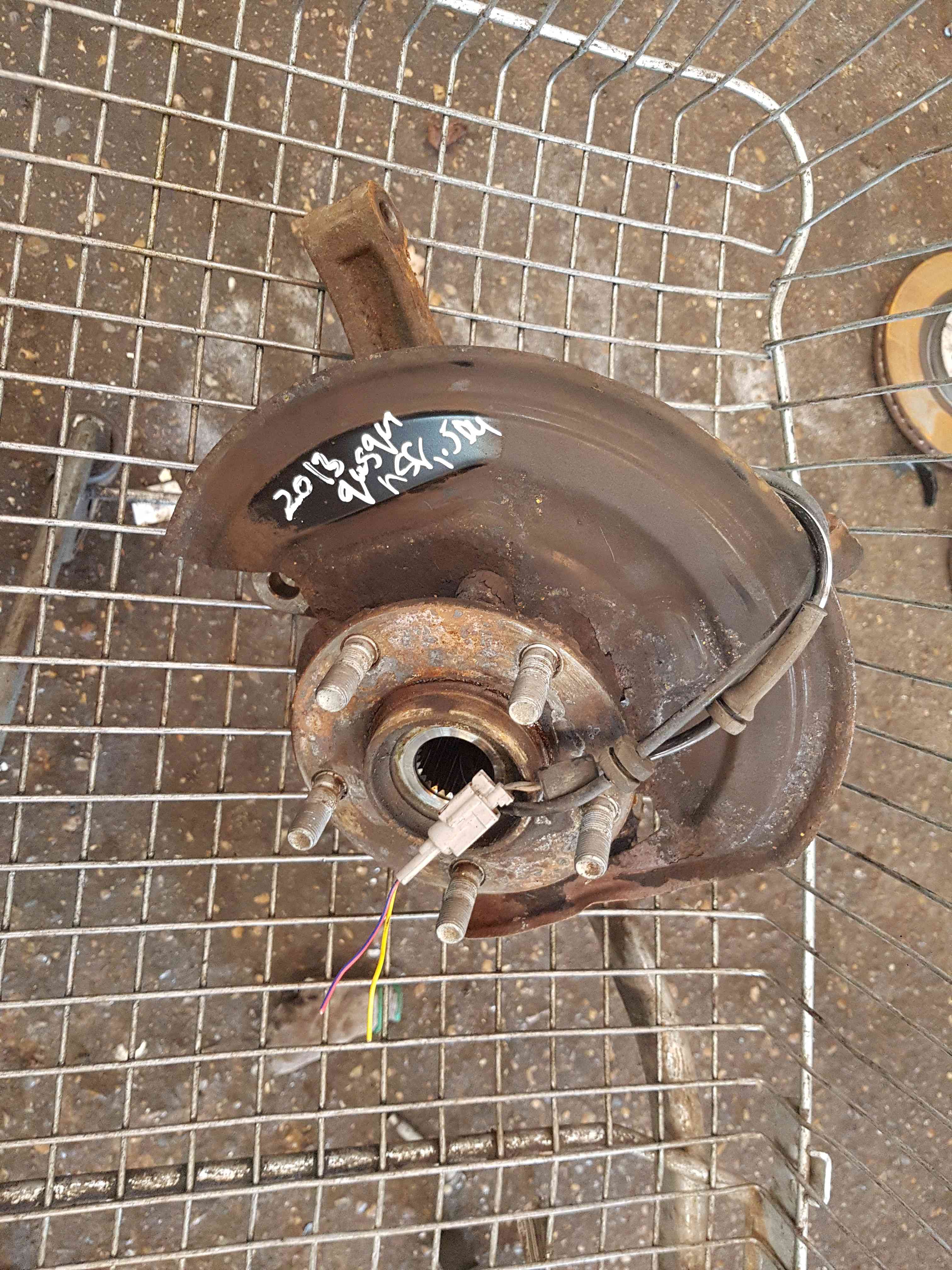 Thumb 2 Nissan Qashqai MK1 2006-2013 Passenger NSF Front Wheel HUB