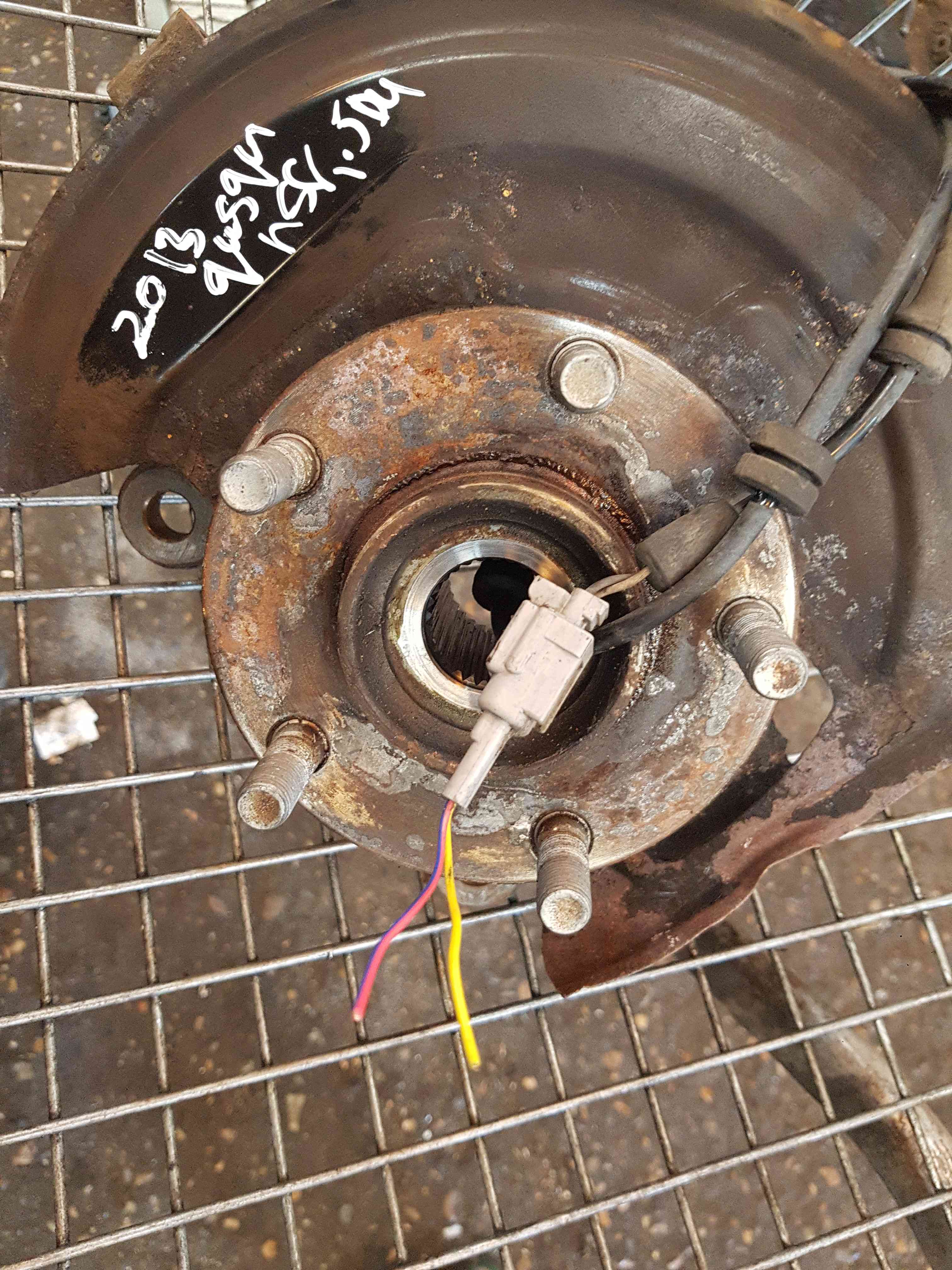 Thumb 3 Nissan Qashqai MK1 2006-2013 Passenger NSF Front Wheel HUB