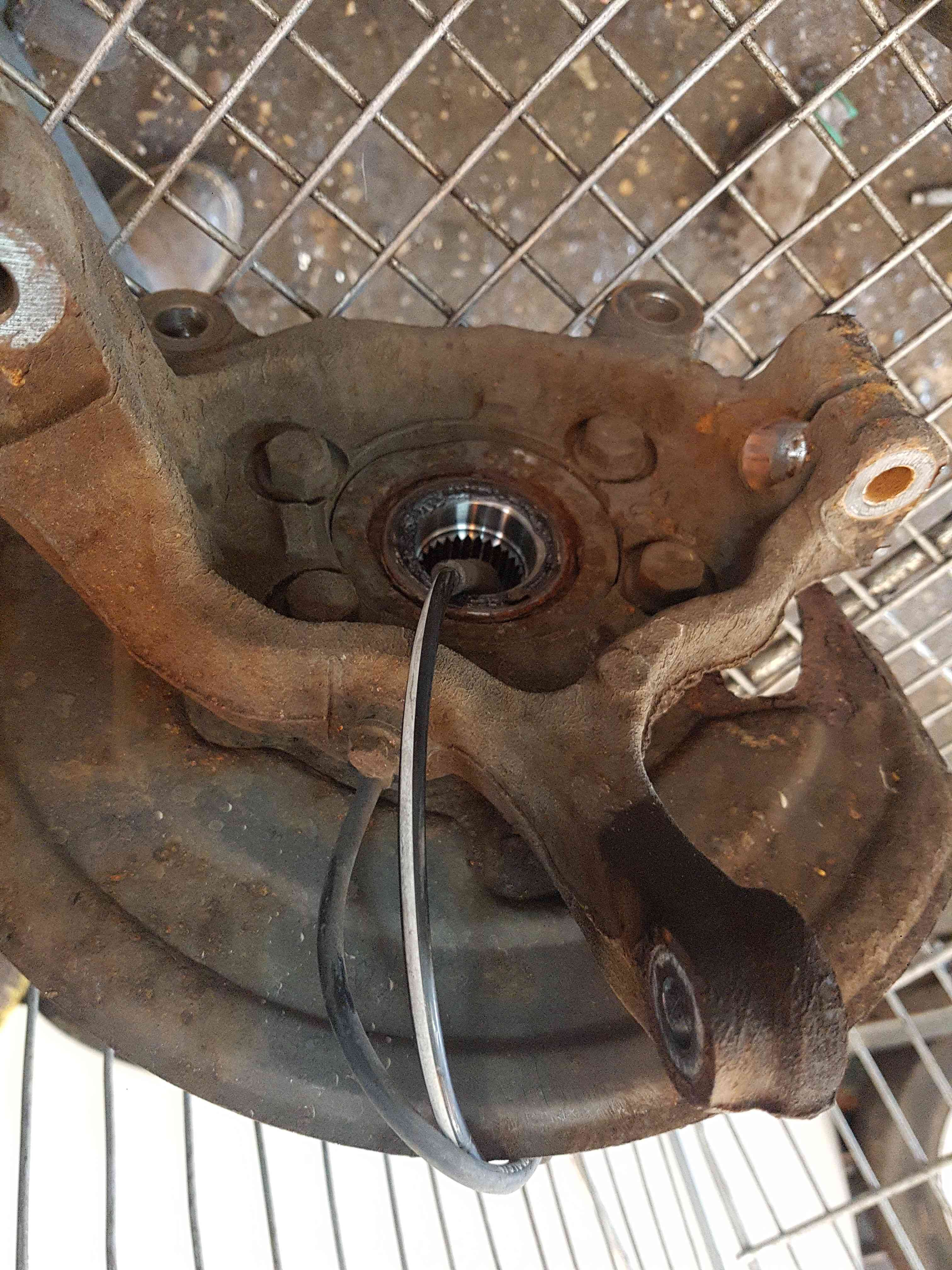 Thumb 5 Nissan Qashqai MK1 2006-2013 Passenger NSF Front Wheel HUB