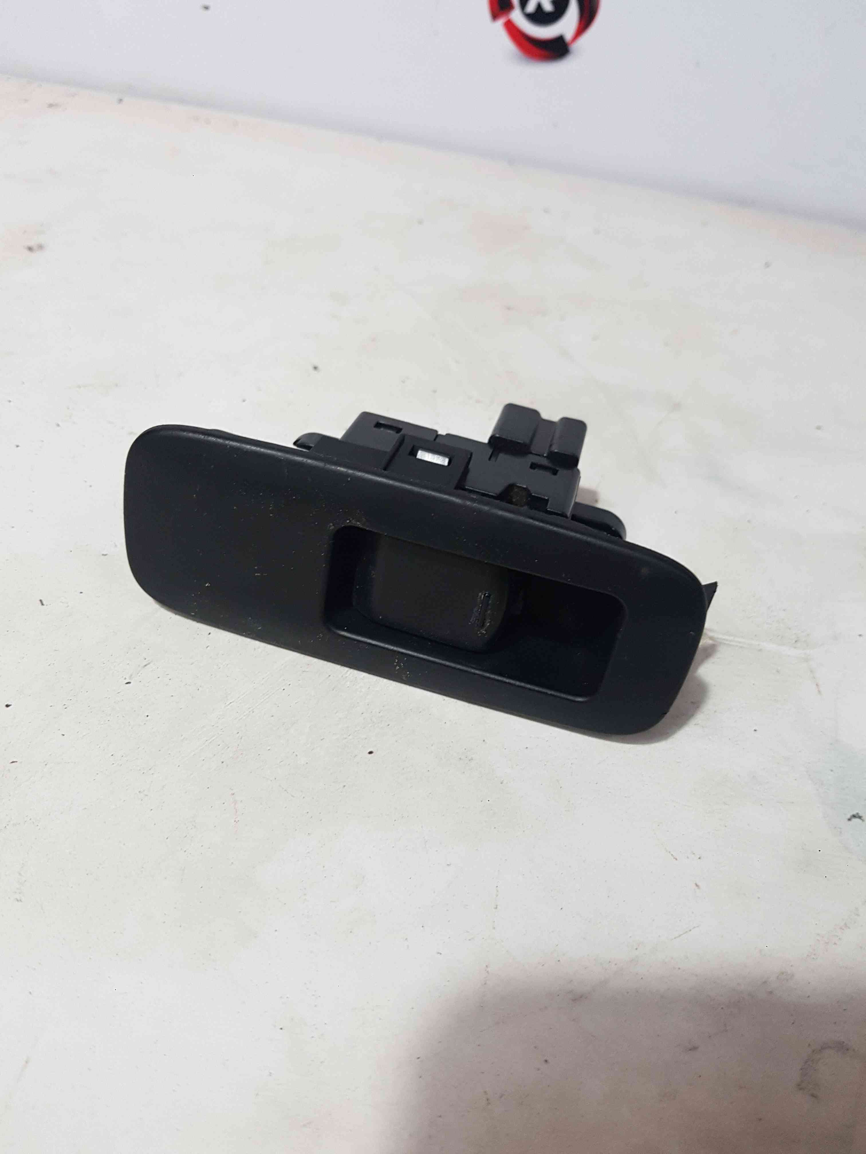 Thumb 2 Nissan Qashqai MK1 2006-2013 Passenger NSF Front Window Switch 