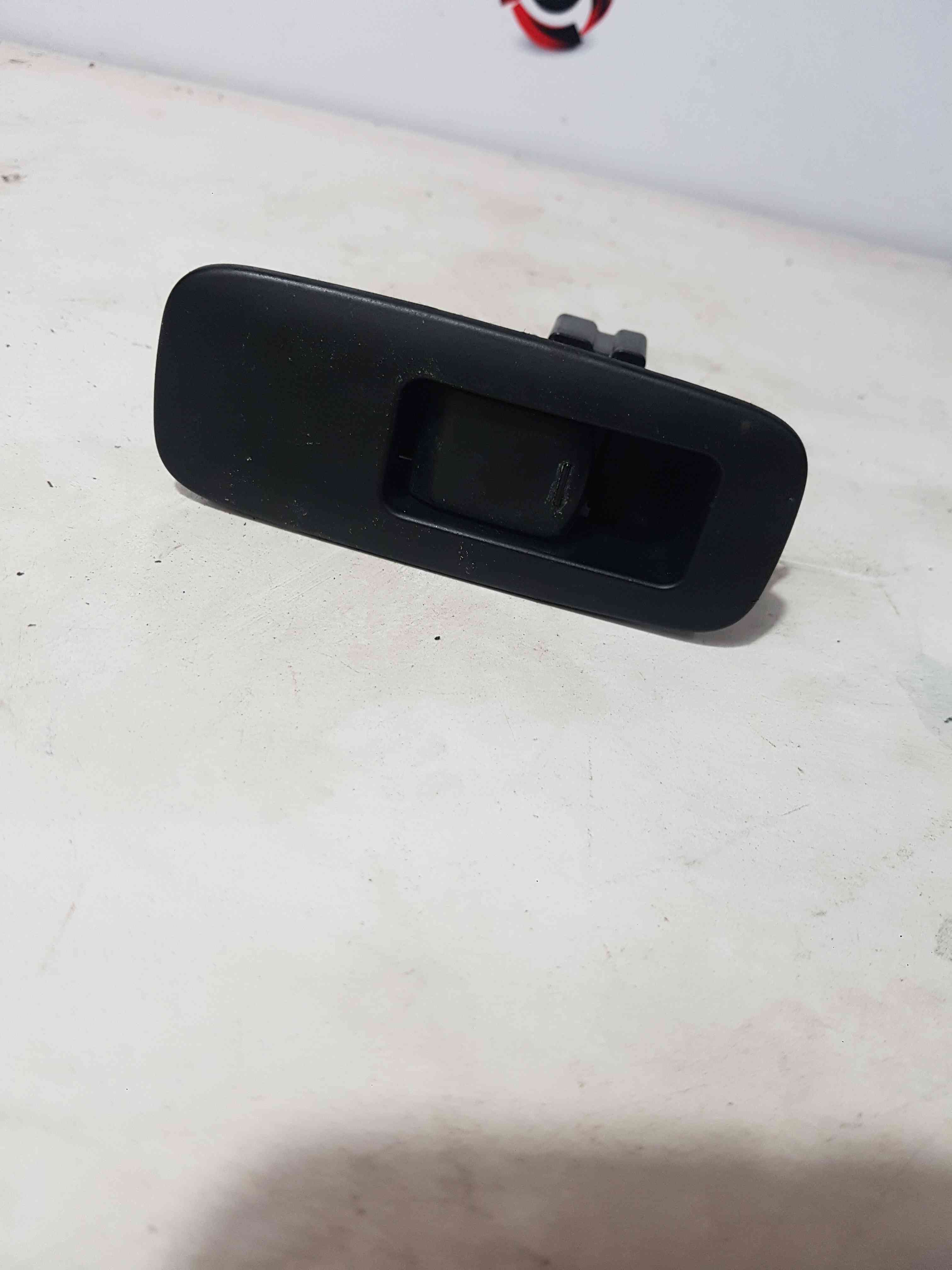 Thumb 3 Nissan Qashqai MK1 2006-2013 Passenger NSF Front Window Switch 