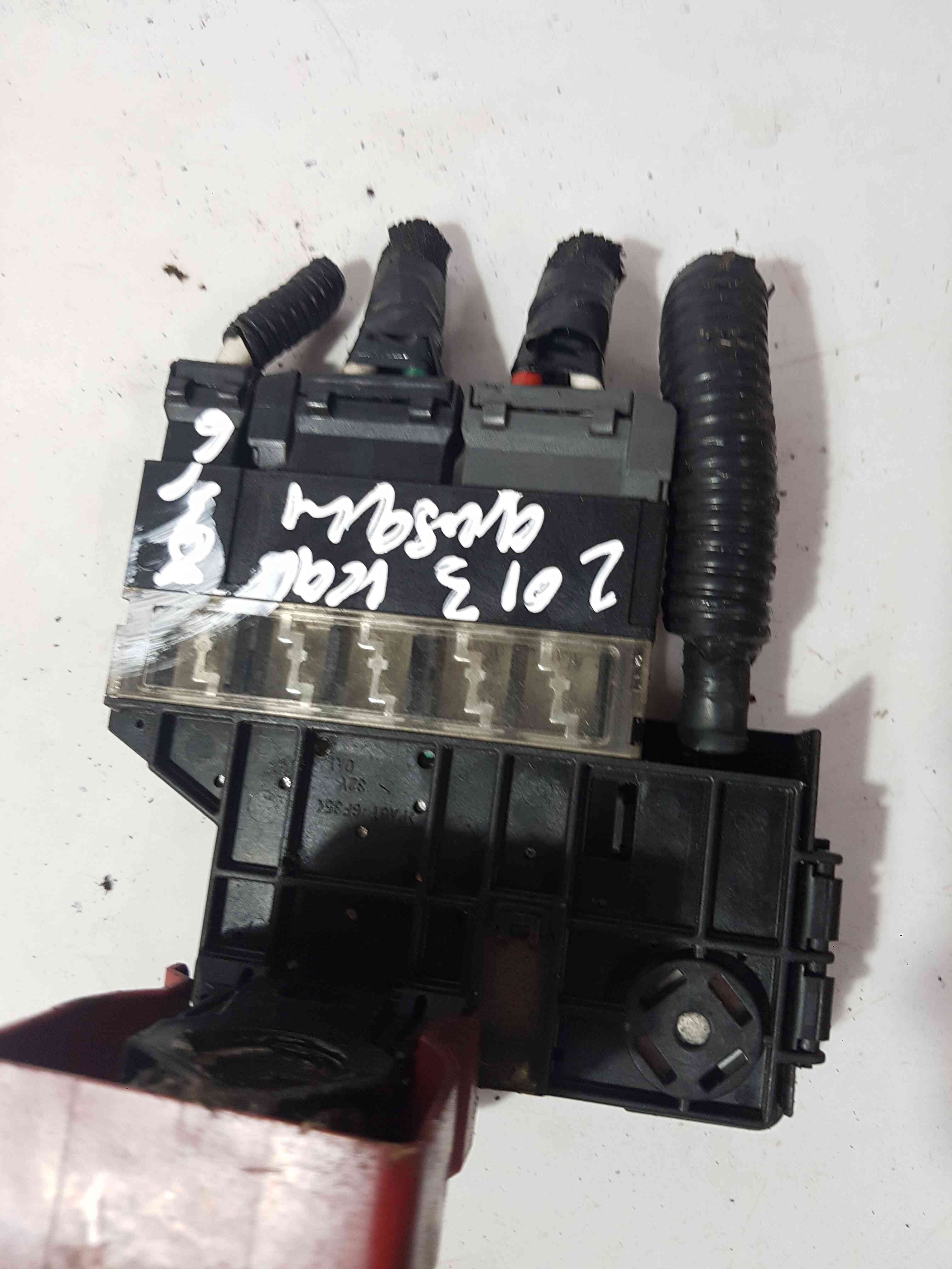 Thumb 4 Nissan Qashqai MK1 2006-2013 Posstive Battery Terminal Fuse