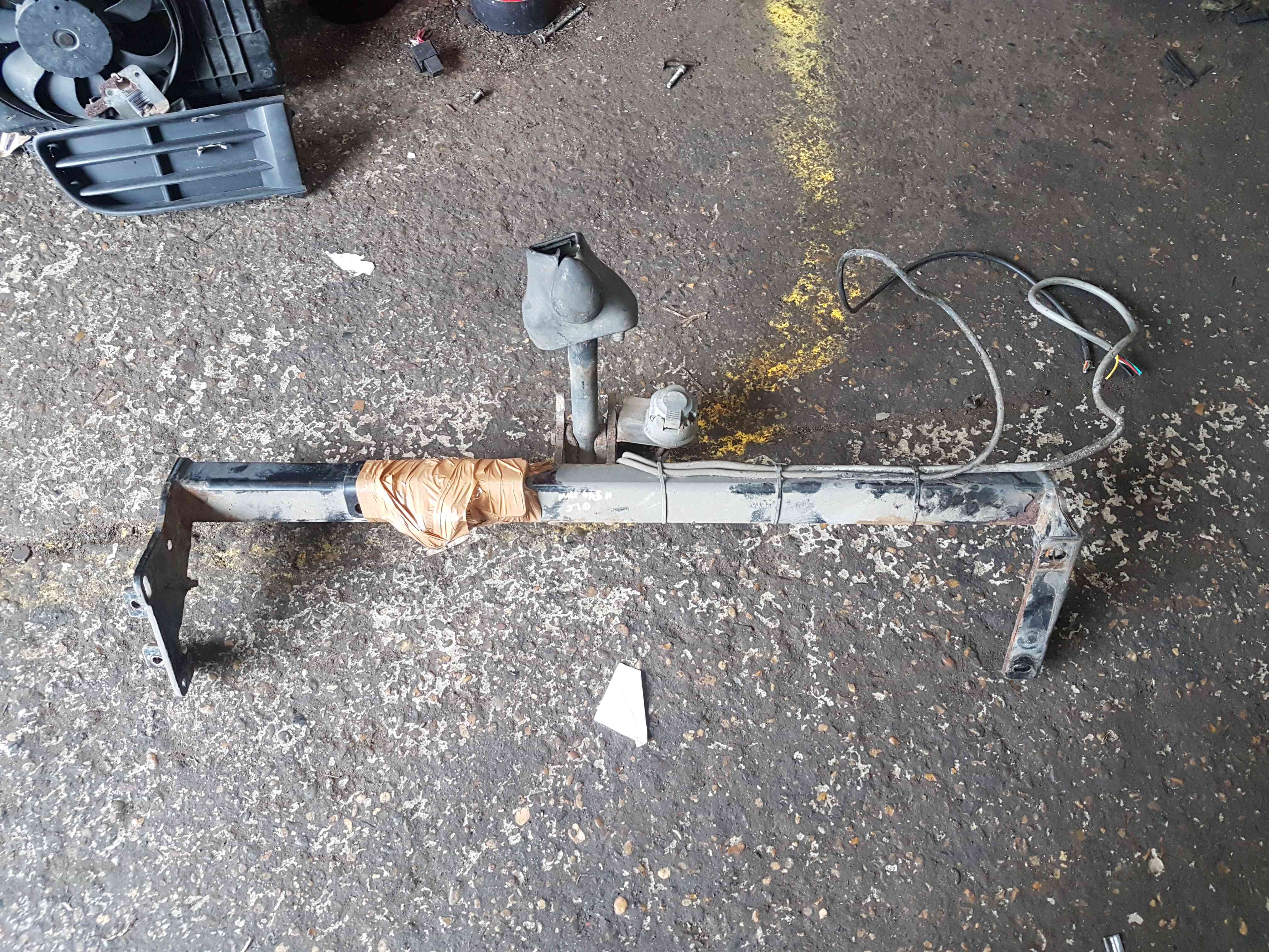 Thumb 10 Nissan Qashqai MK1 2006-2013 TOW Bar Complete With Bolts