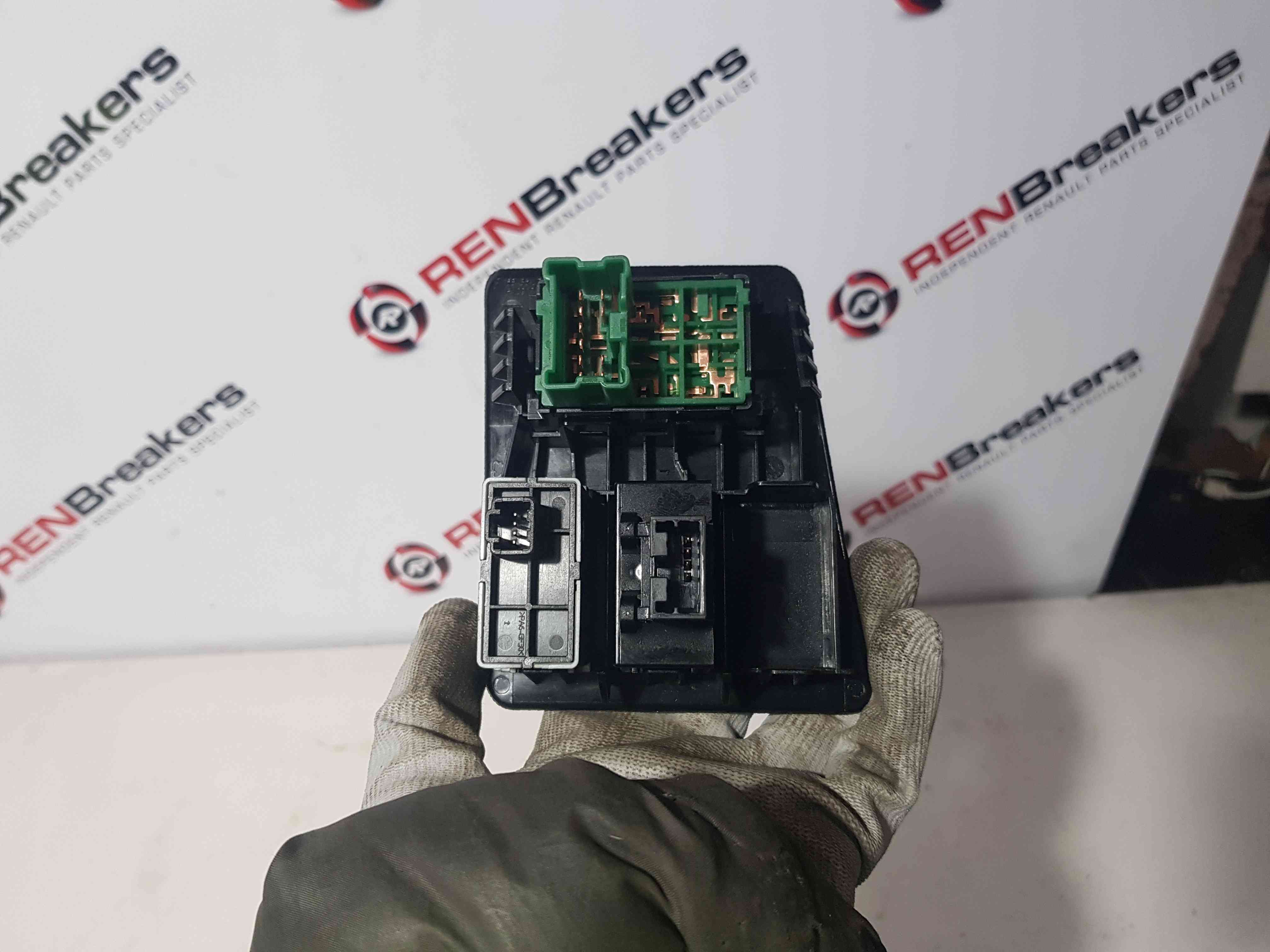 Thumb 4 Nissan Qashqai MK1 2006-2013 Traction Control Switch Mirror Adjuster